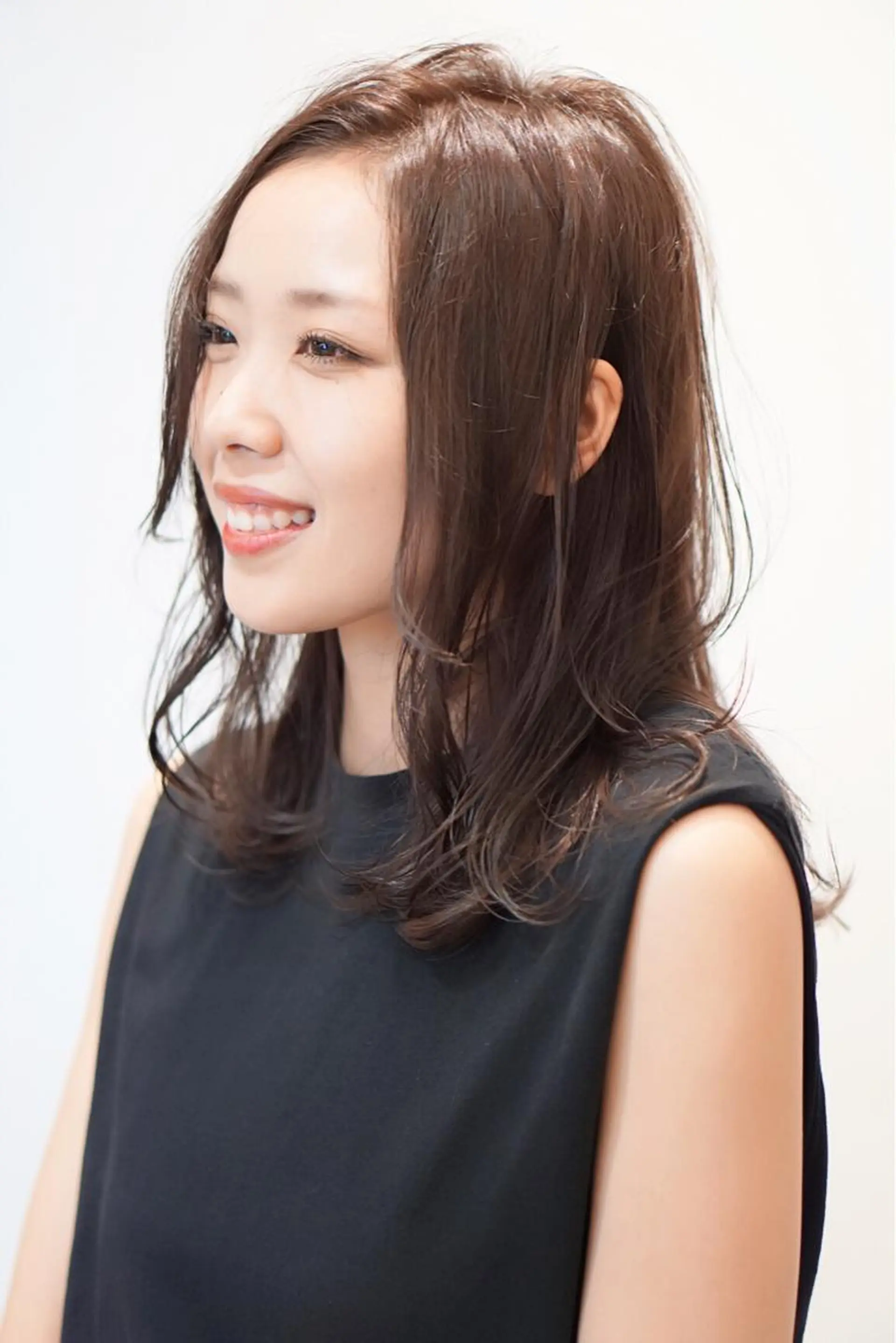 ミディアム カラー パーマ ミディアムパーマ 顔周りカット ディレクター ノナカのヘアスタイル