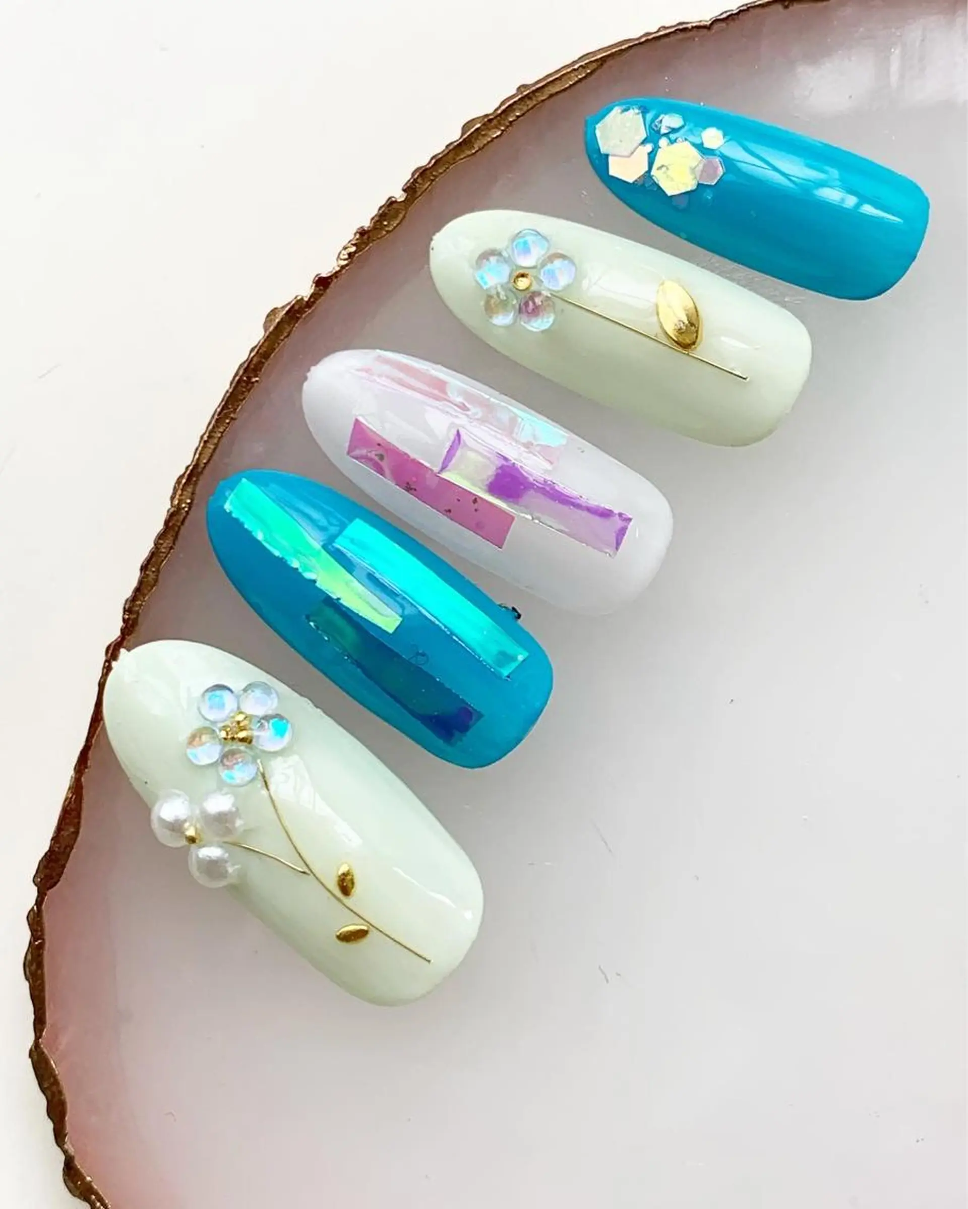 ネイル 新山 聖のネイルデザイン