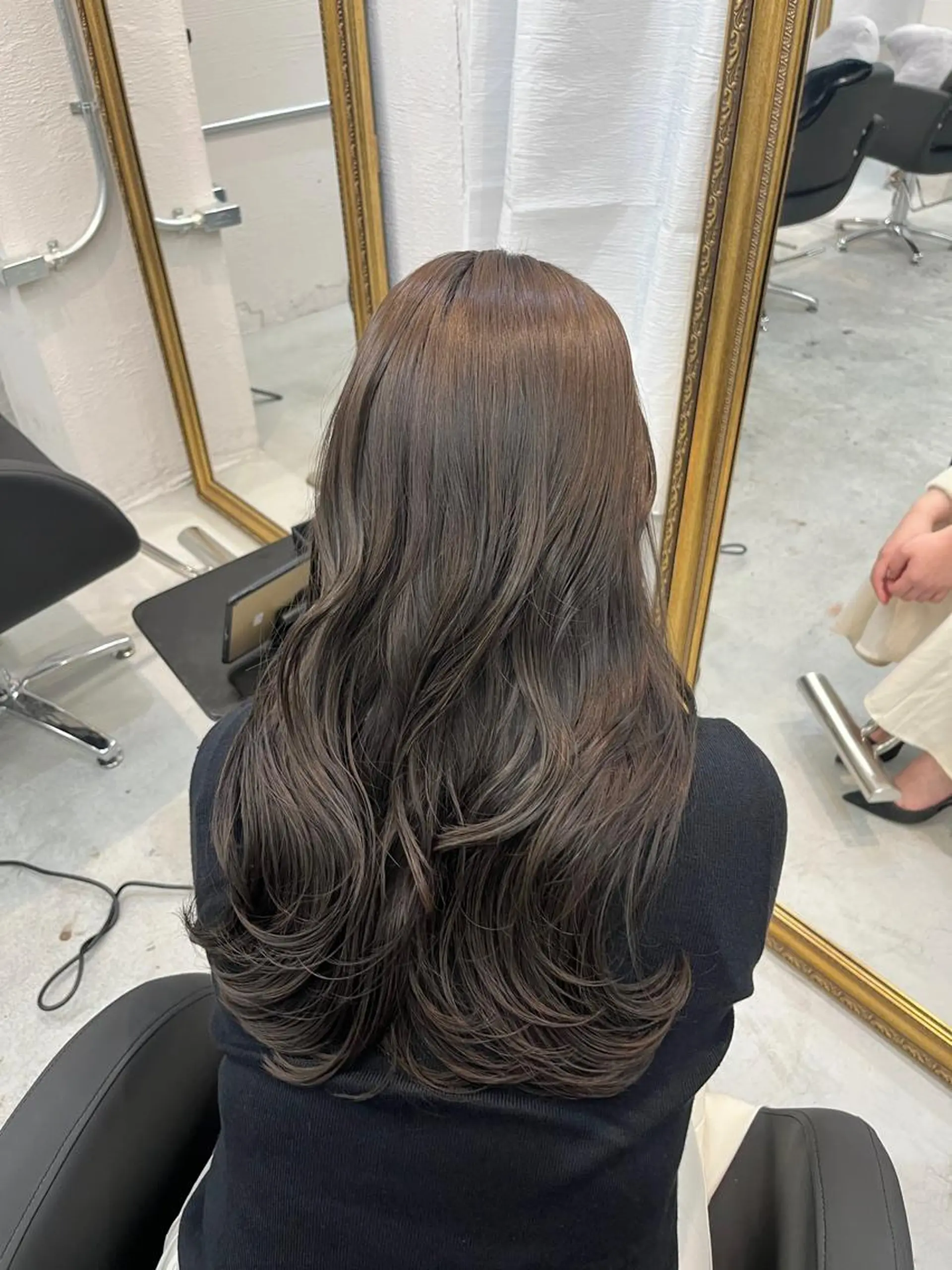 ロング カラー グレージュ シアーグレージュ REAL【レアル】所属・グレージュ/透け感 カラー/透明感カラーのヘアスタイル