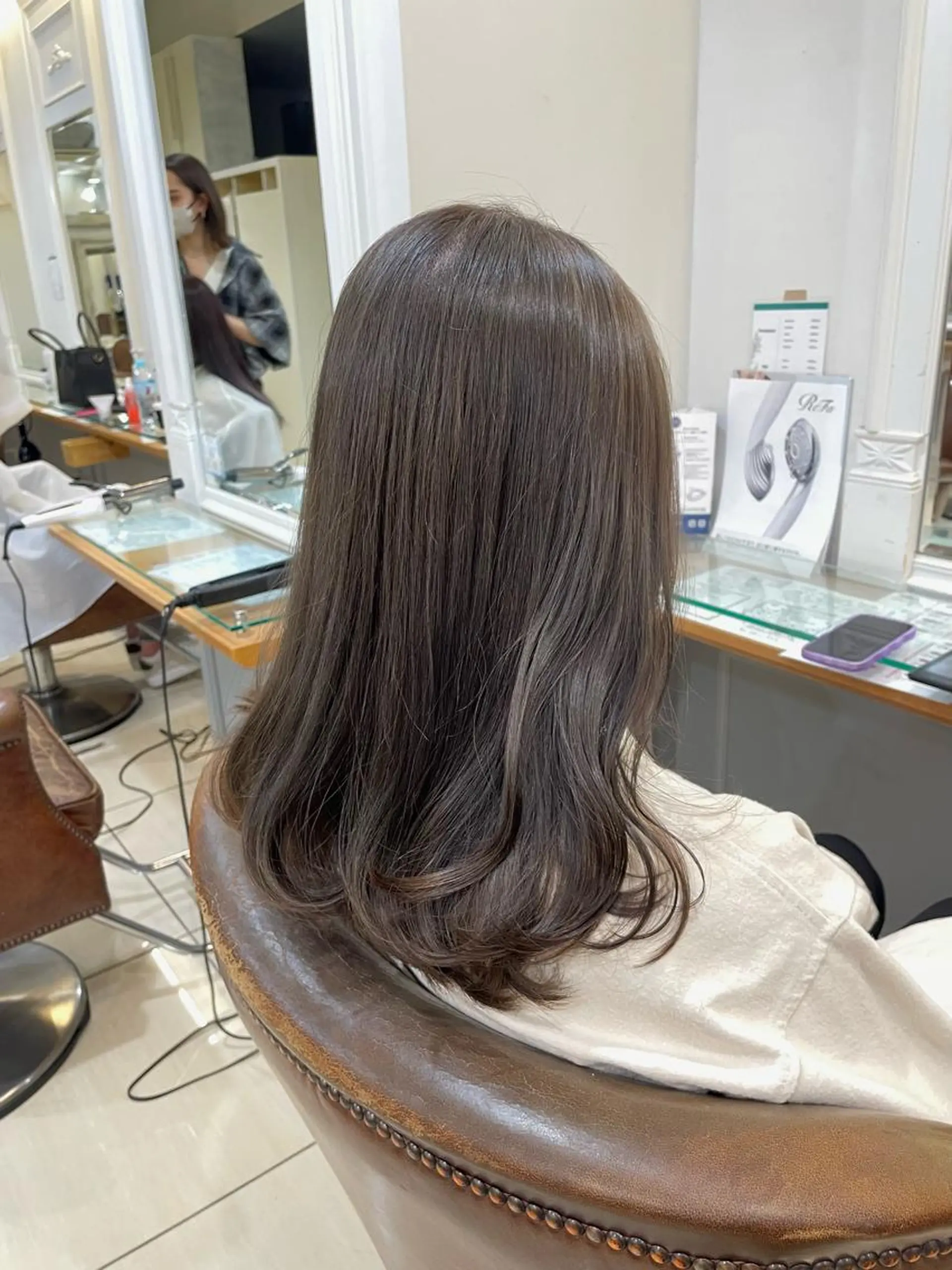 カラー moeka 表参道のヘアスタイル