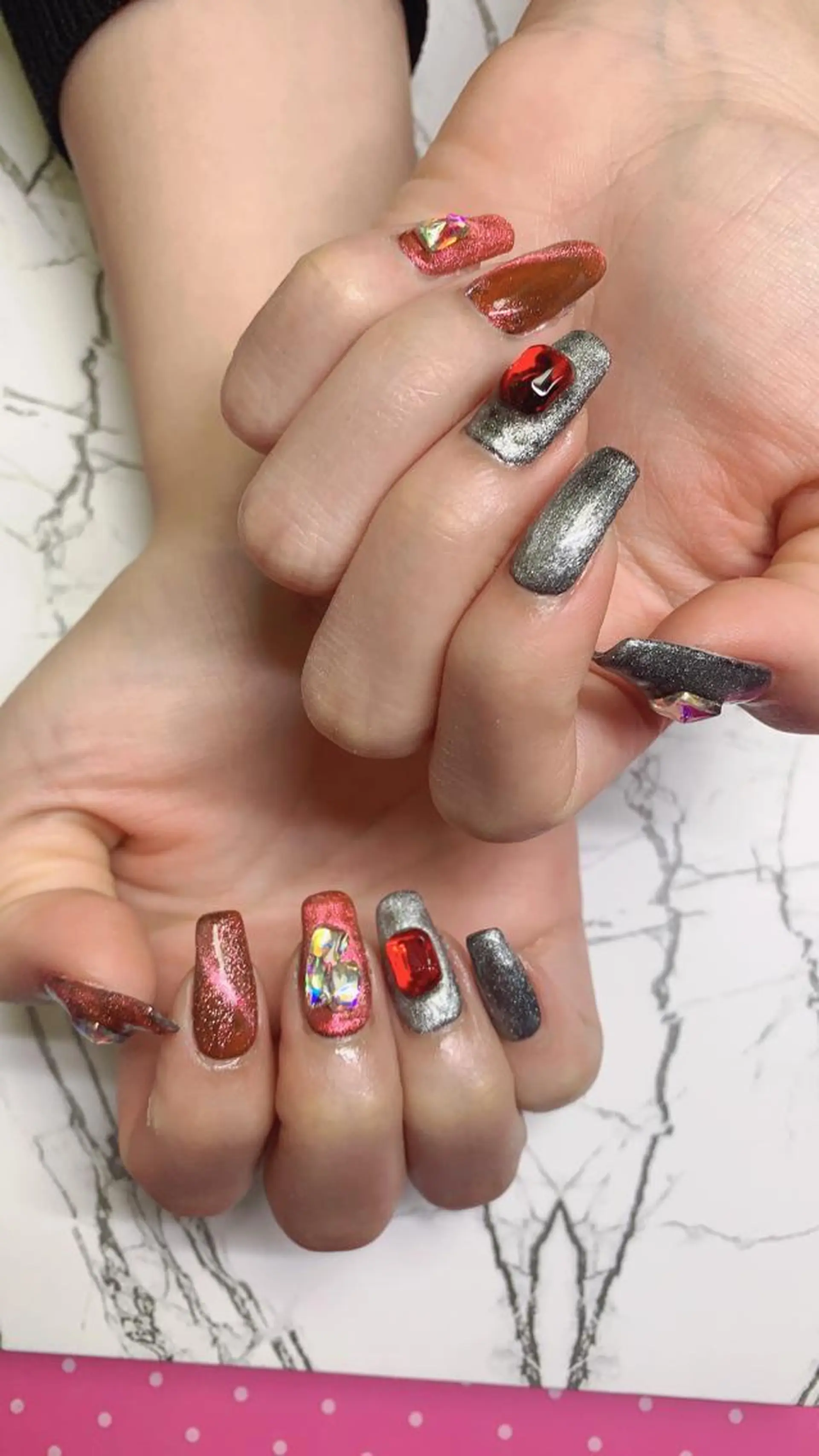 ネイル はな💎ネイル ワンホン、長さ出しのネイルデザイン