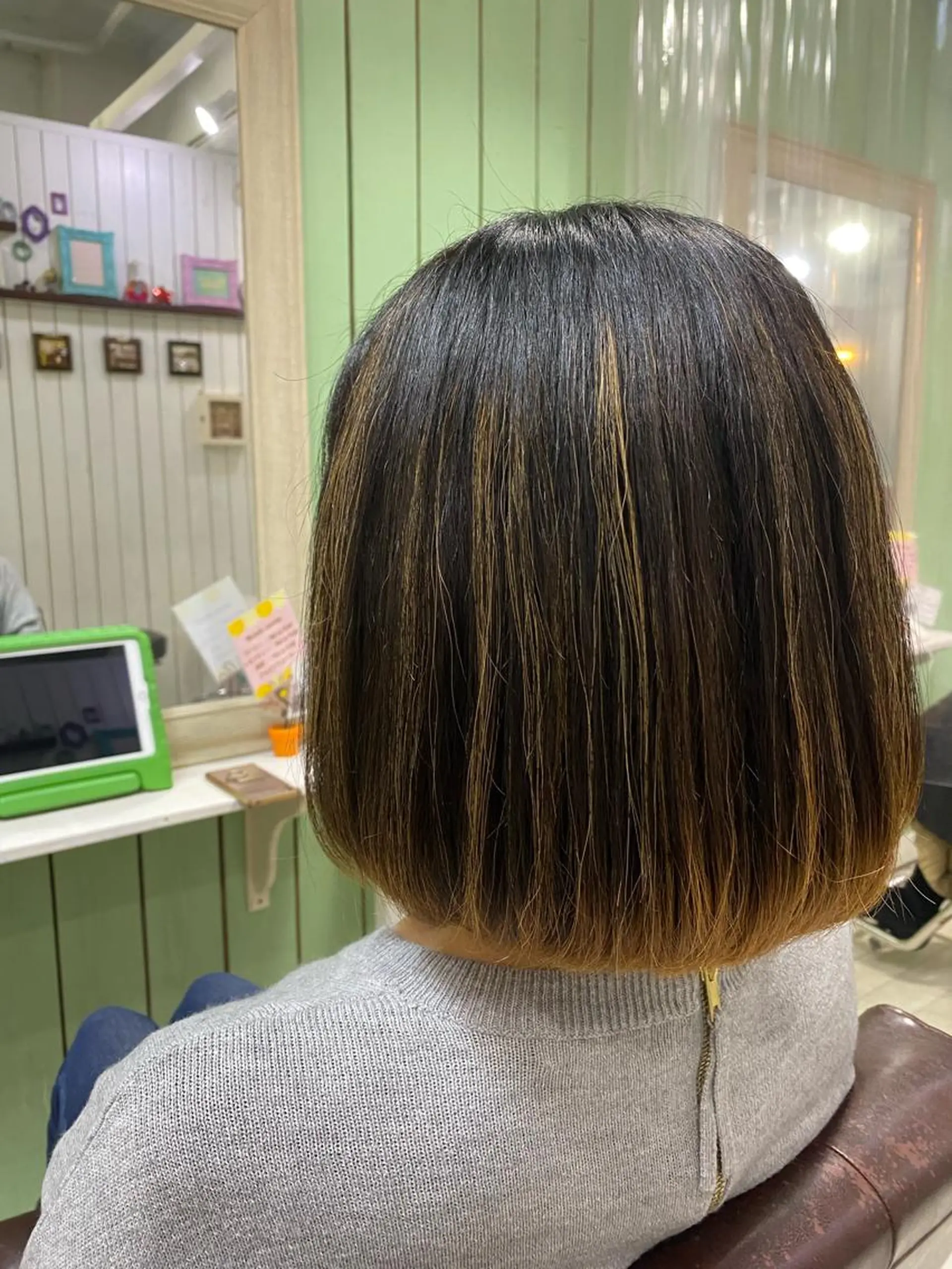 ミディアム 🩶西 雪乃/透明感 くすみカラー🫧のヘアスタイル