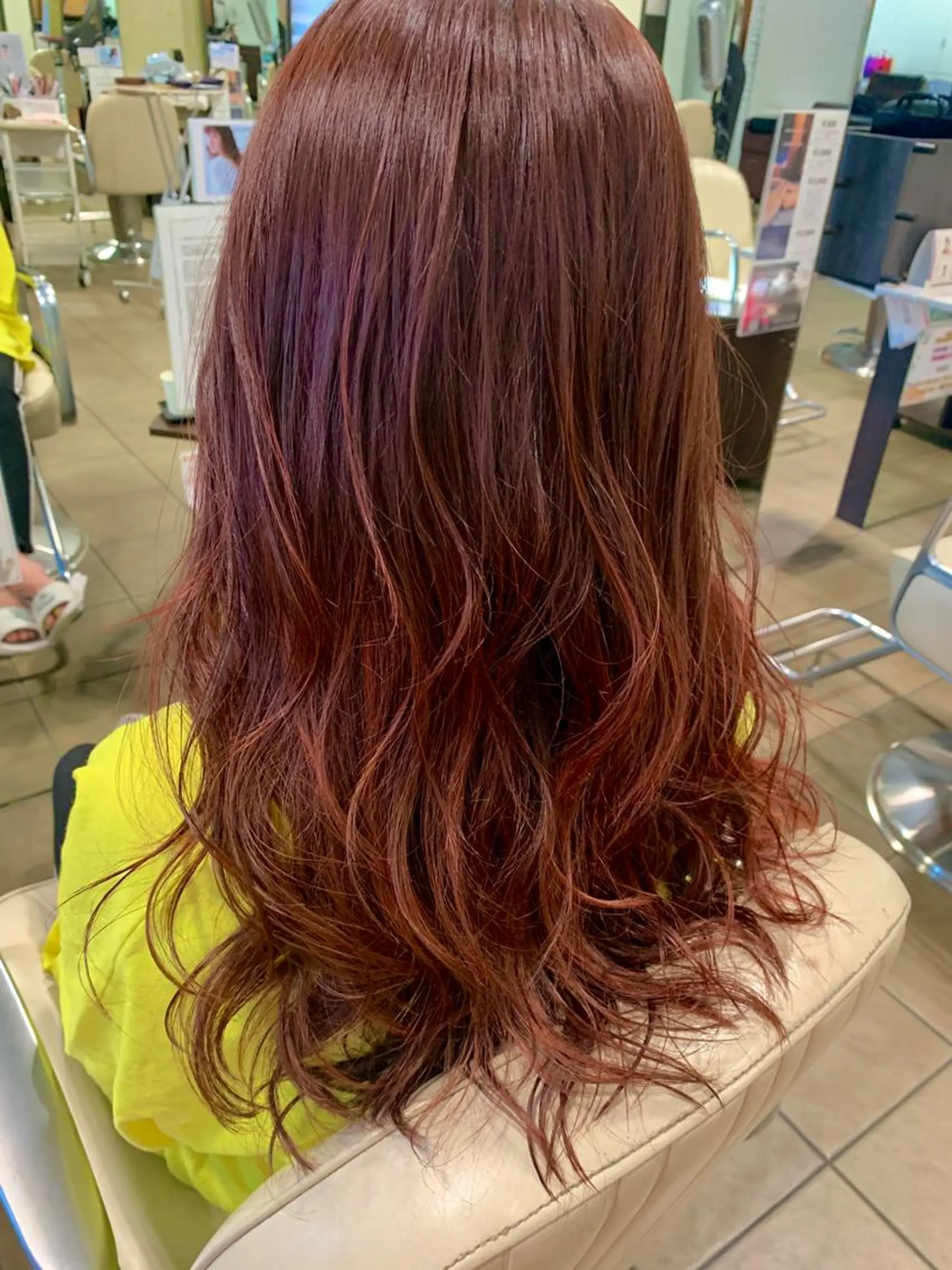 セミロング カラー 宮永 智香のヘアスタイル