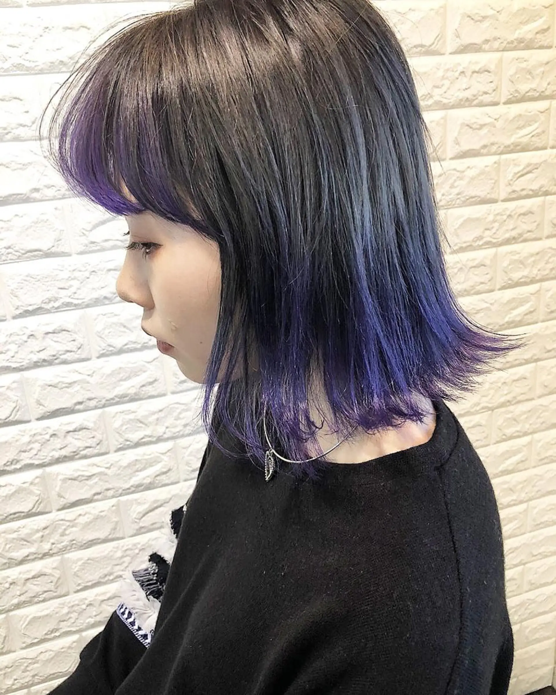 セミロング カラー パープルカラー 西本 夏美のヘアスタイル