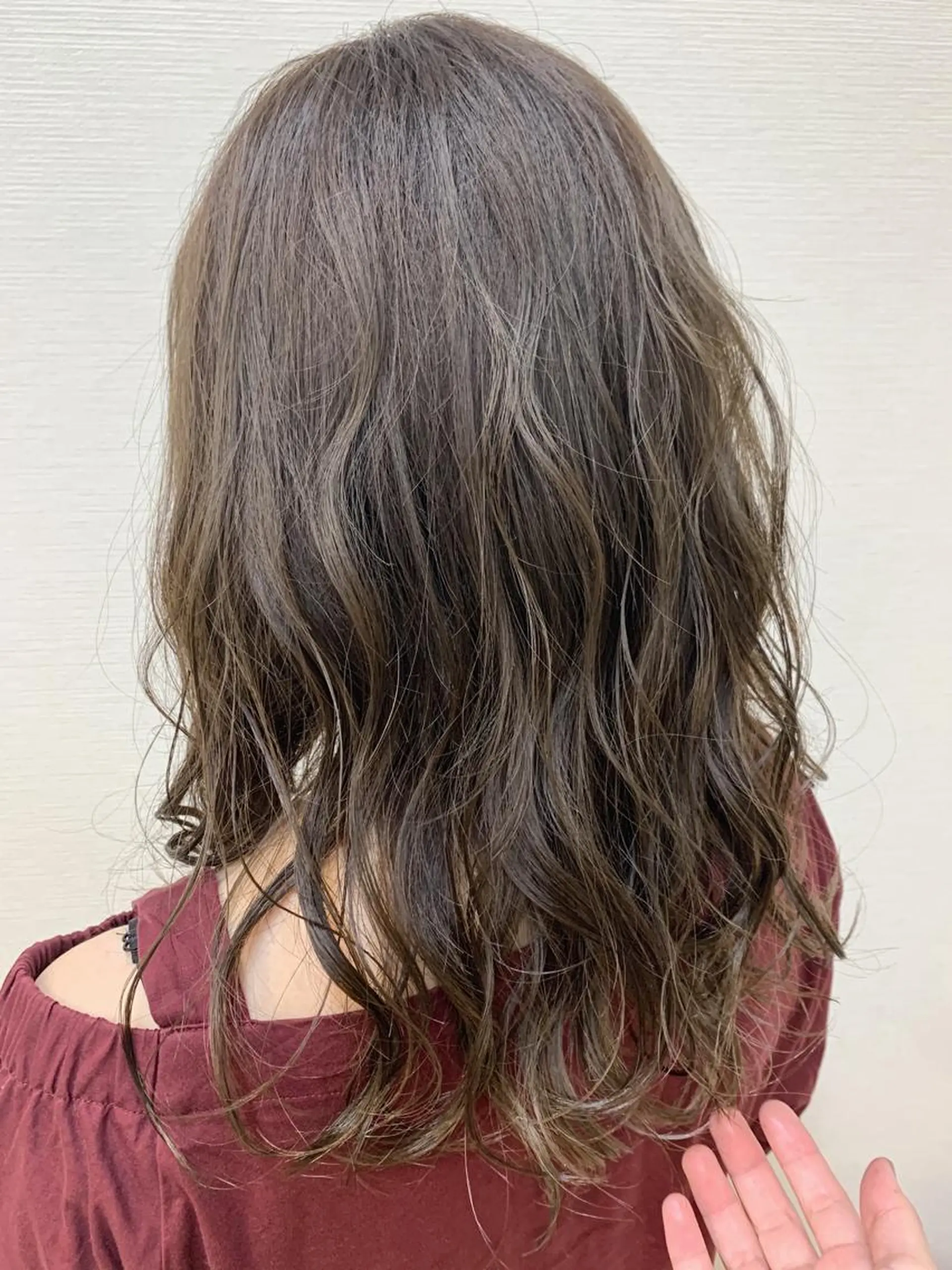 セミロング カラー 中垣 南のヘアスタイル