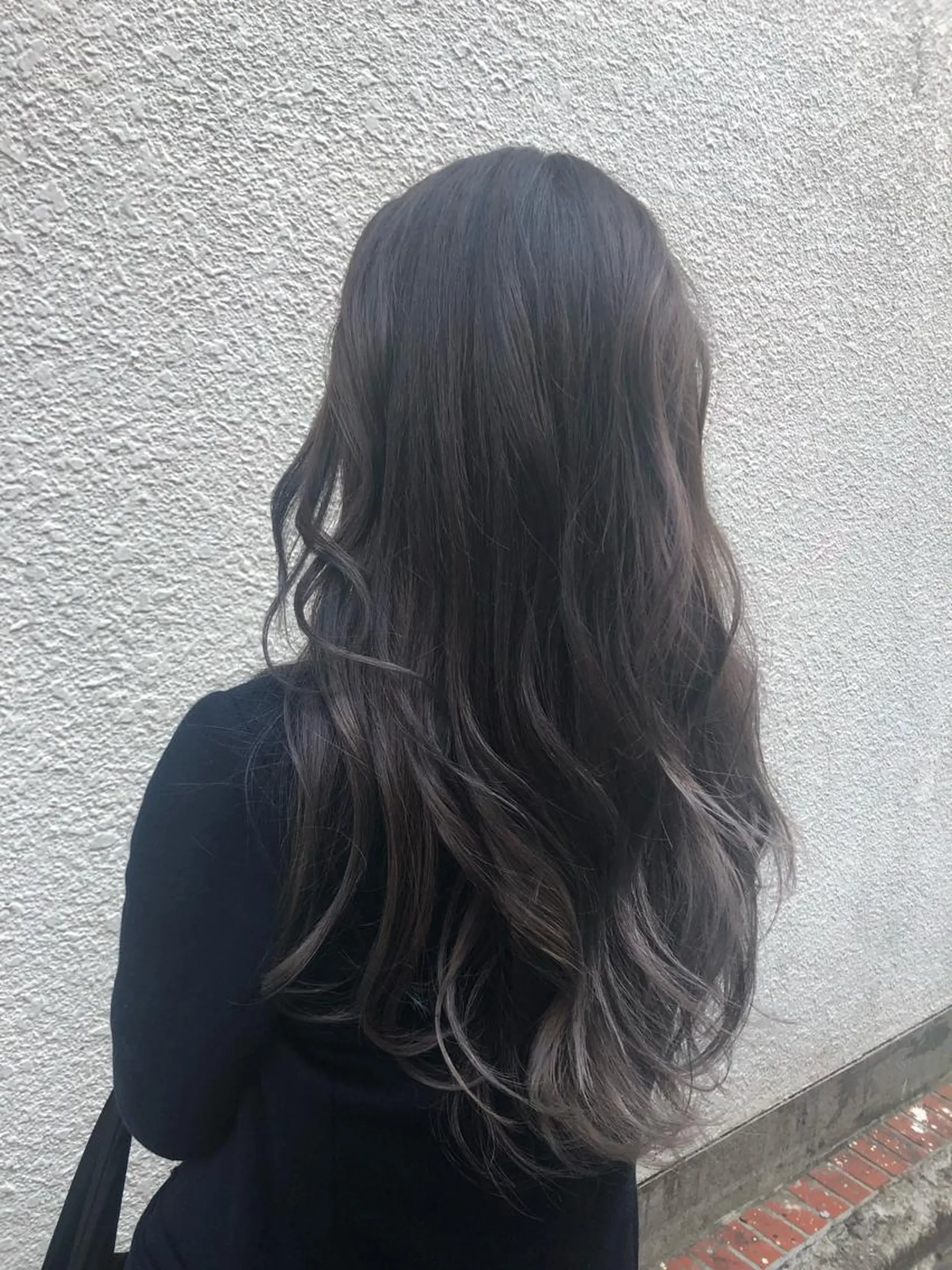 ロング コールネックスザサロン所属・白髪ぼかし×デザイン 🕊️🫧ホウジョウのヘアスタイル