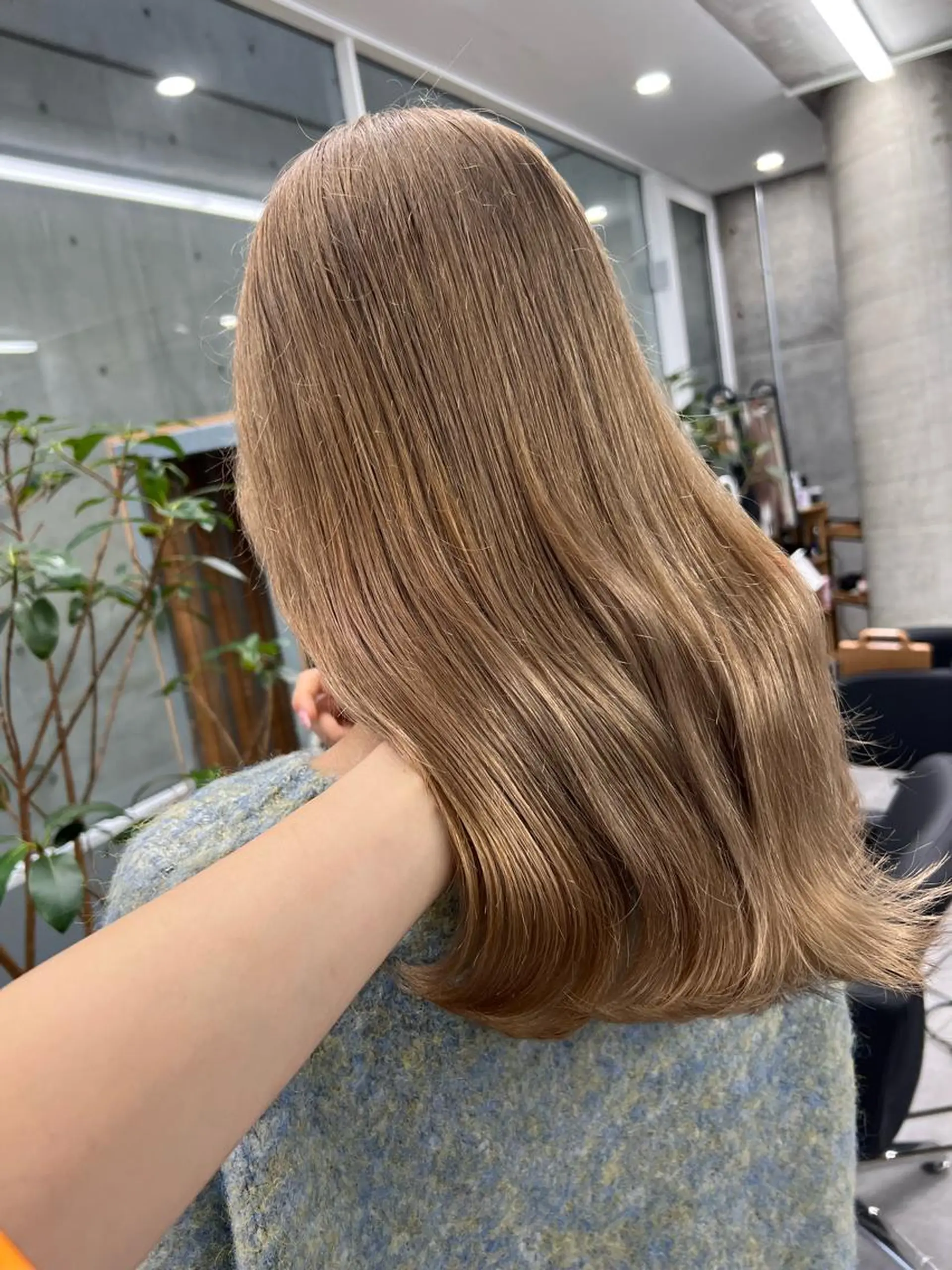 セミロング カット ヘアカラー welring hair salon所属・azusa/心斎橋/ ハイトーンカラーのヘアスタイル