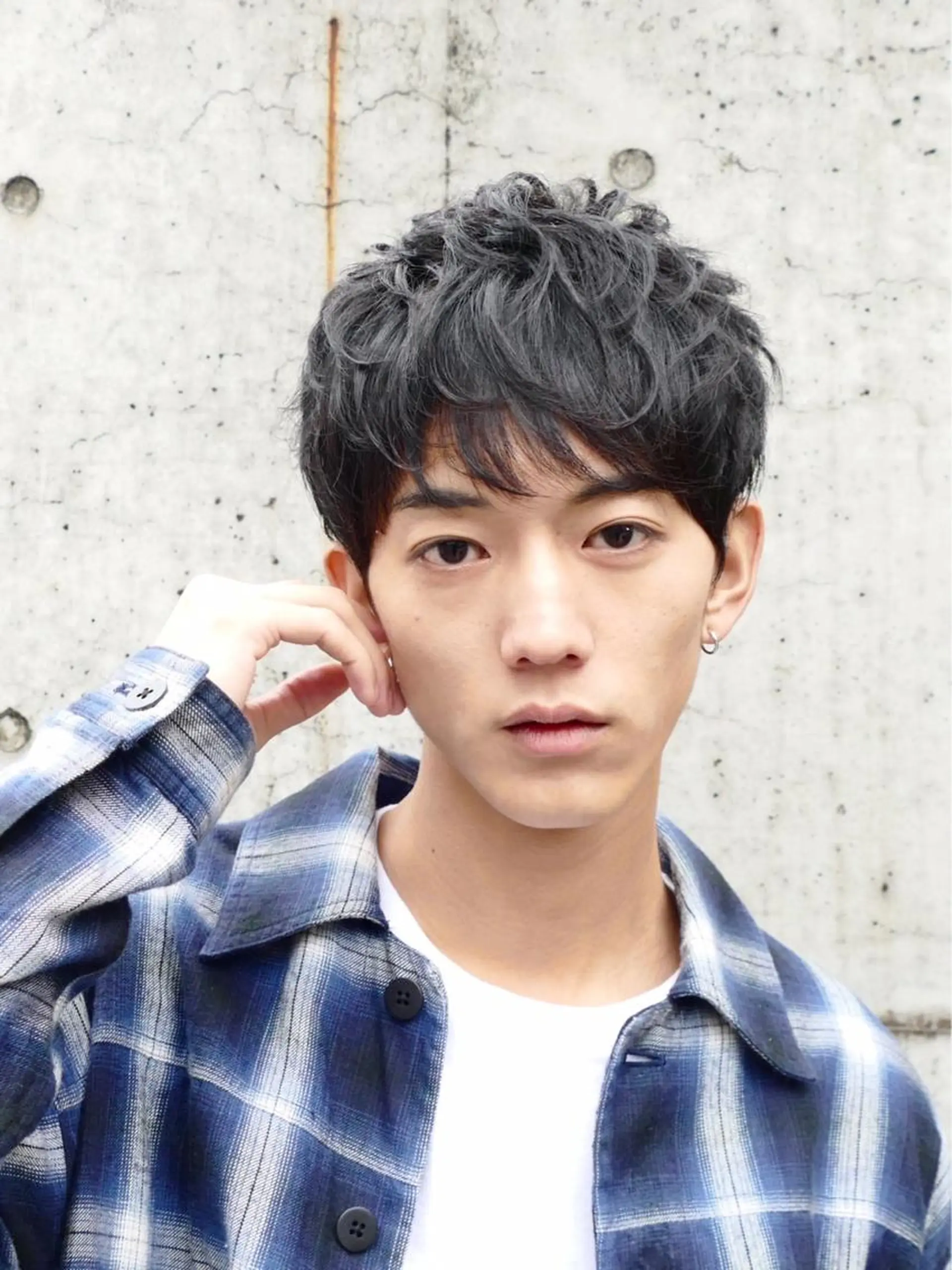 ショート メンズ 刈り上げ ショートヘア 透明感カラー 大人グレージュ有村のヘアスタイル