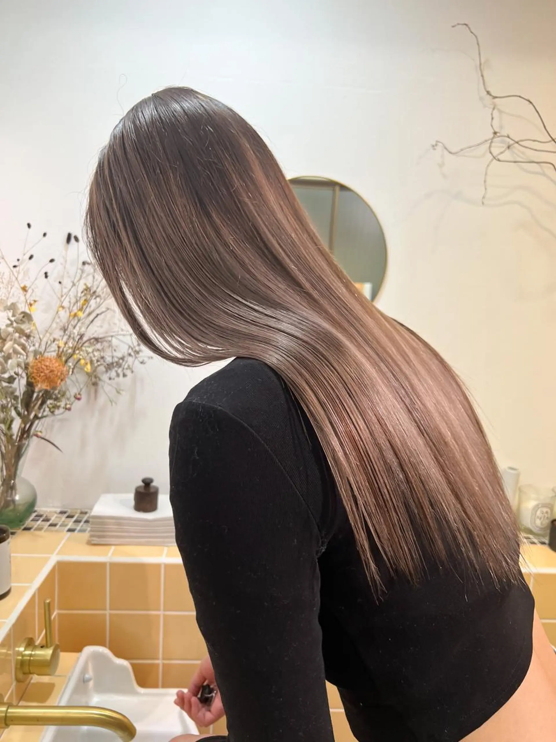 ロング カラー 顔周りレイヤー/韓国 ブリーチminamiのヘアスタイル