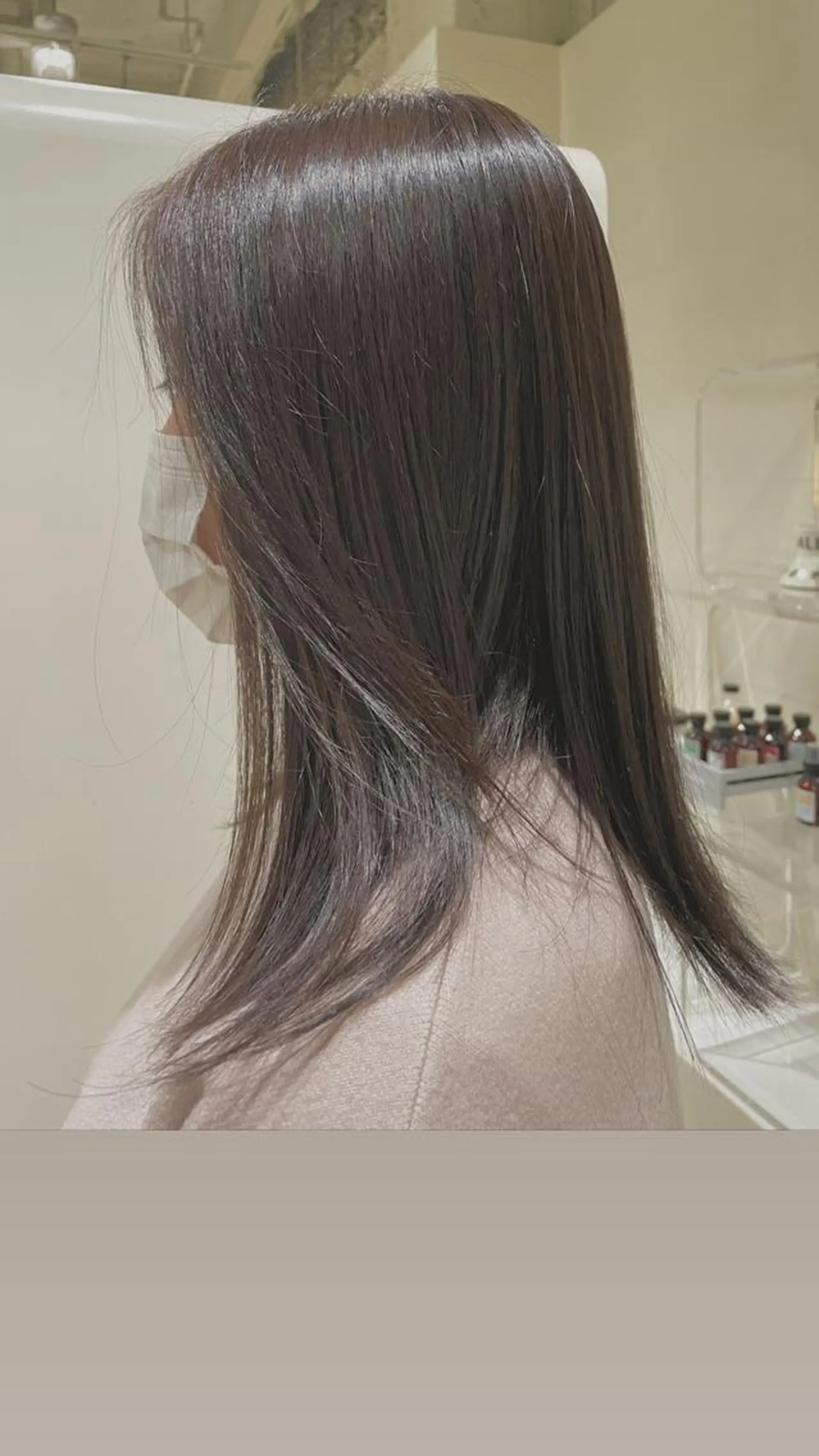ミディアム カラー 丸山 愛万音のヘアスタイル