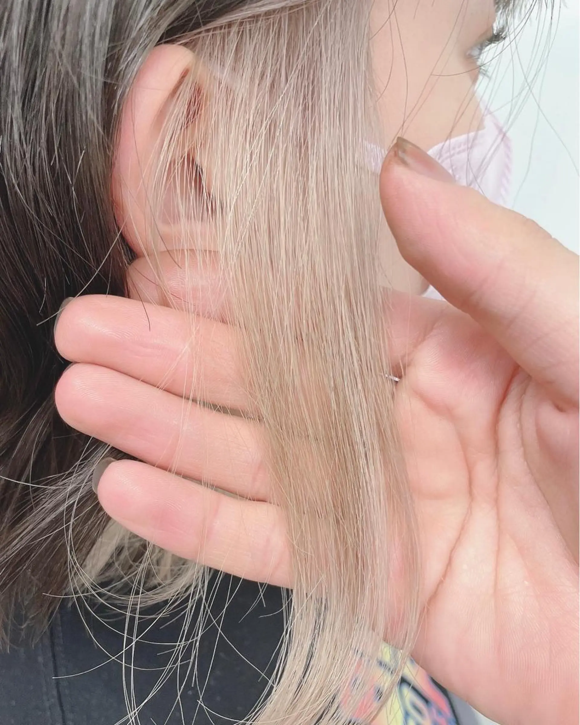 カラー ベージュカラー インナーカラー ホワイトベージュ yu-kiハイトーン /ブリーチ無しカラーのヘアスタイル