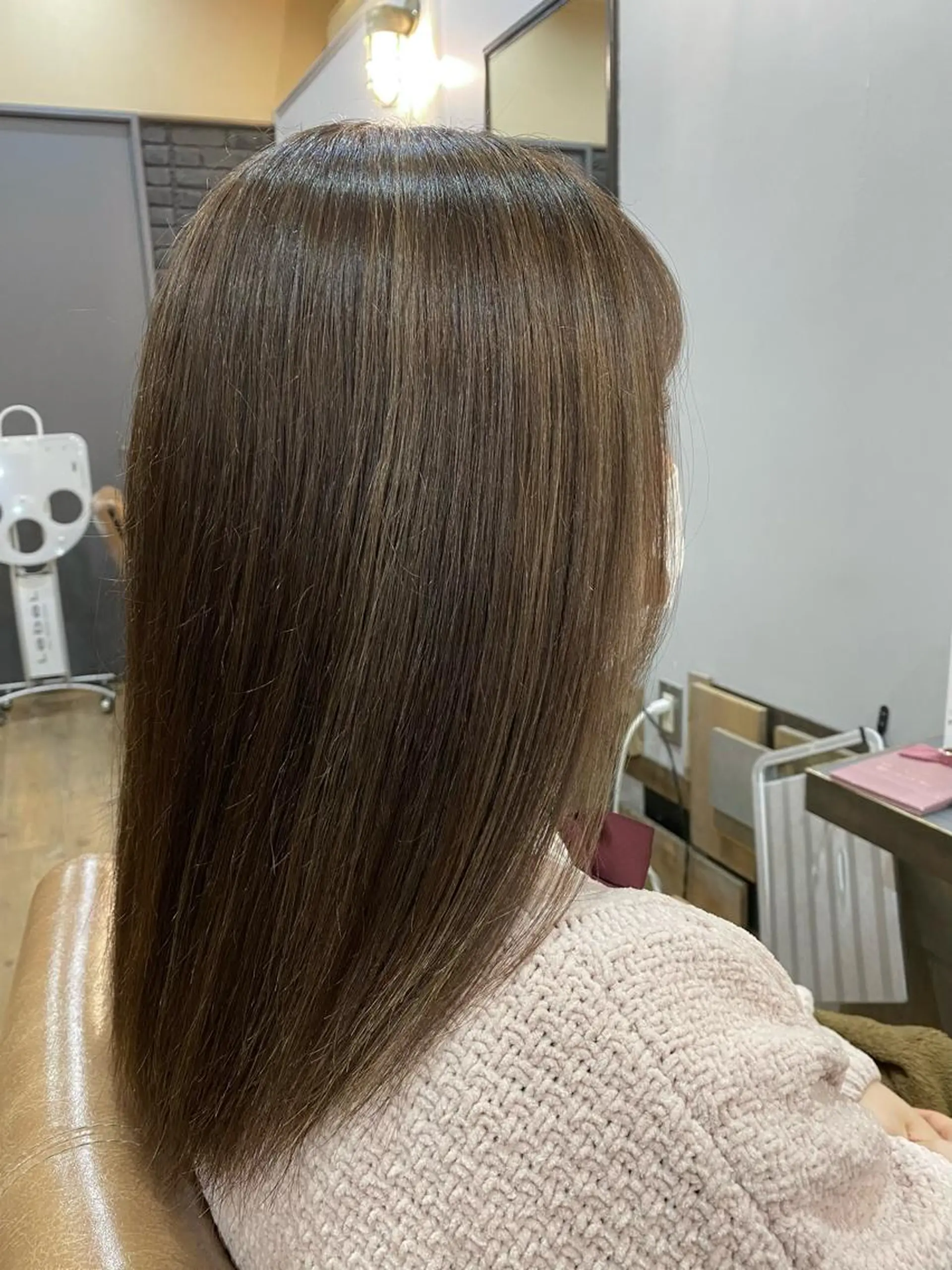 セミロング カラー グレージュ ハイライトカラー ハイライト ヘアカラー トリートメント 特殊カラー特化 ✂️SHIAN フジのヘアスタイル