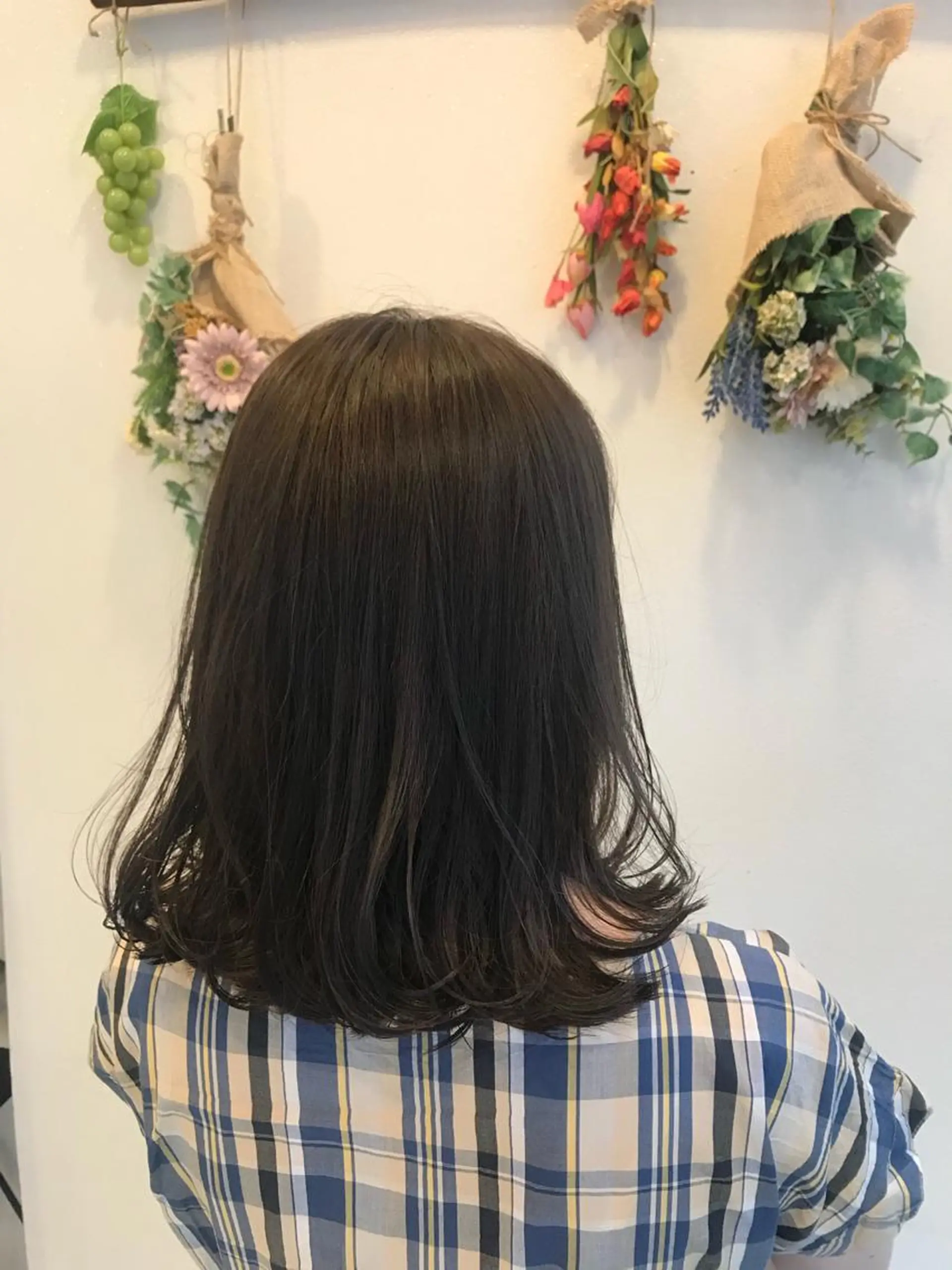 ミディアム 西 めぐみのヘアスタイル