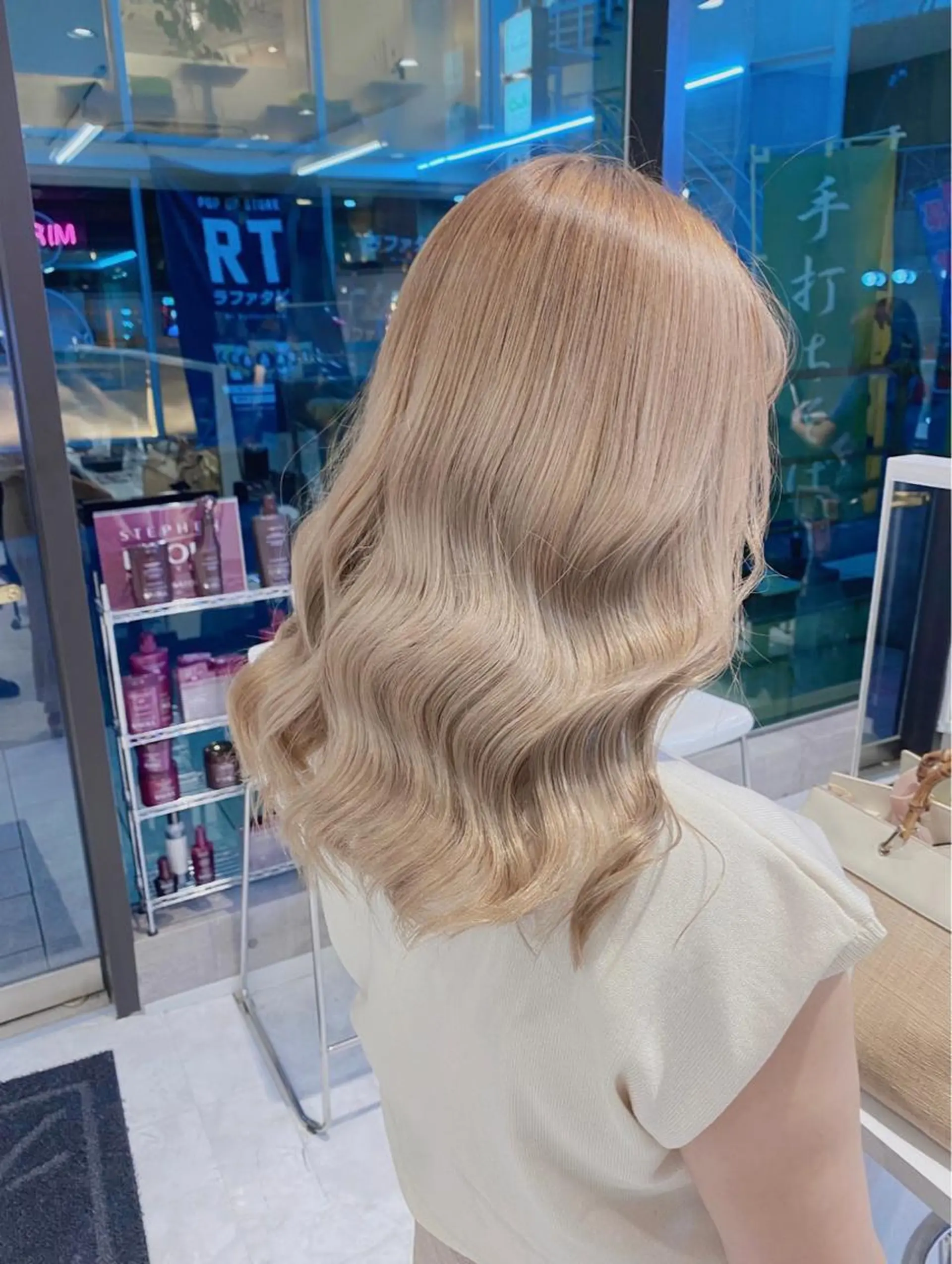 セミロング ヘアカラー トリートメント "必ず可愛く” TAKUTOのヘアスタイル