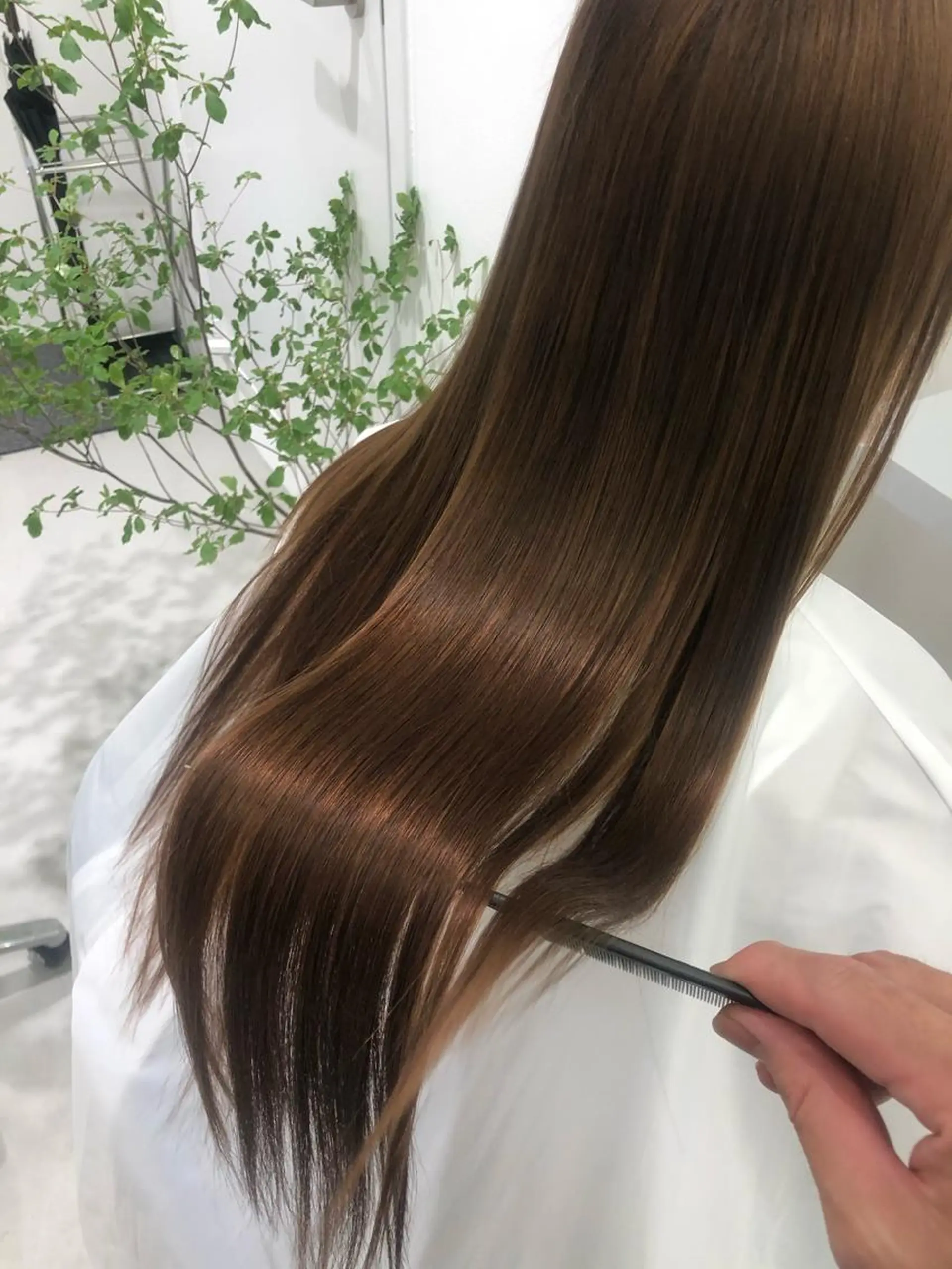 ロング ボブ ハイライト 髪質改善 レイヤーカット 縮毛矯正 ito. ブリーチ/髪質改善のヘアスタイル