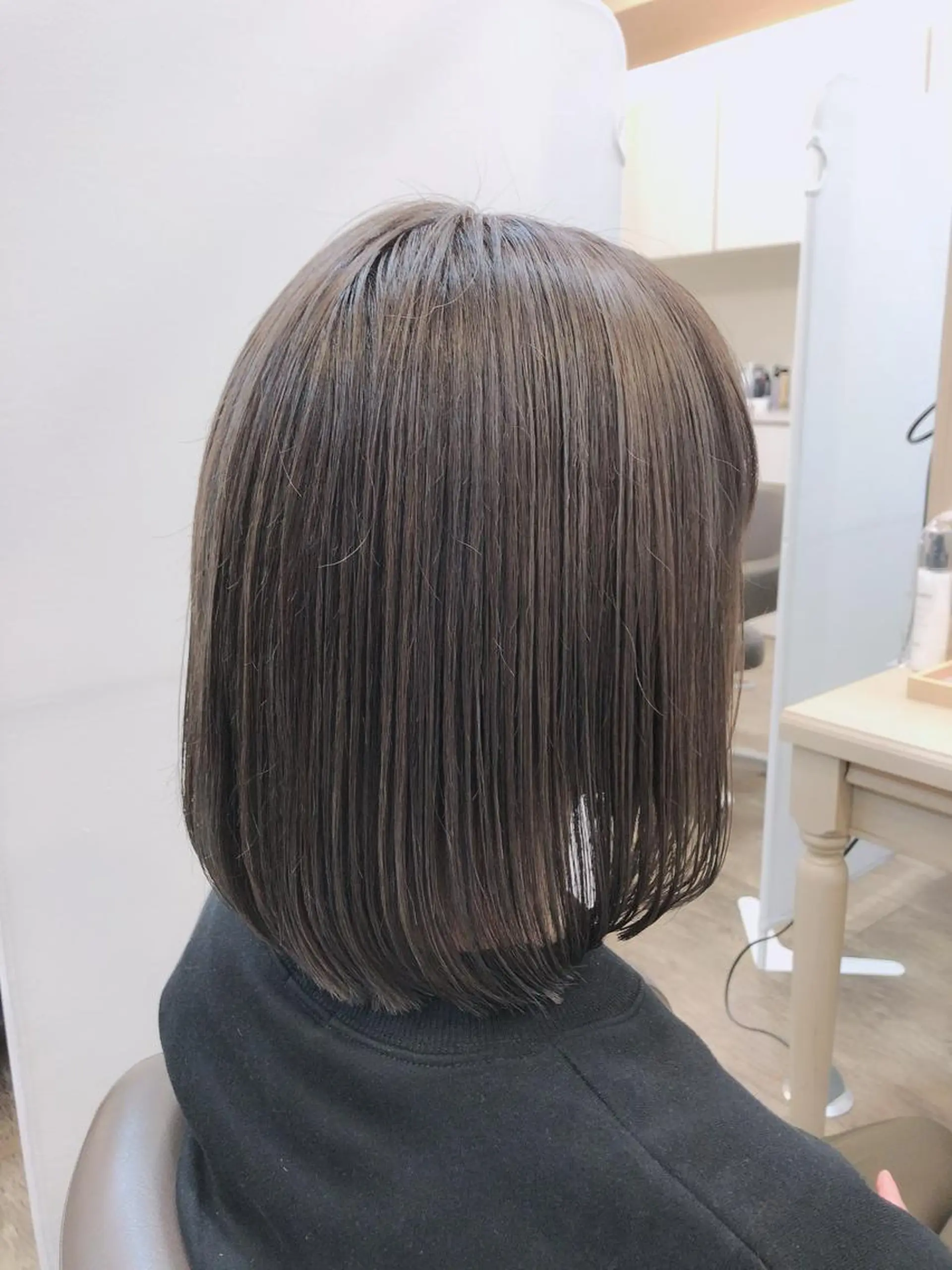 ショート カラー アッシュ グレージュ ハイライトカラー ハイライト カット ヘアカラー 尚平 40代からの 髪質改善専門のその他イメージ