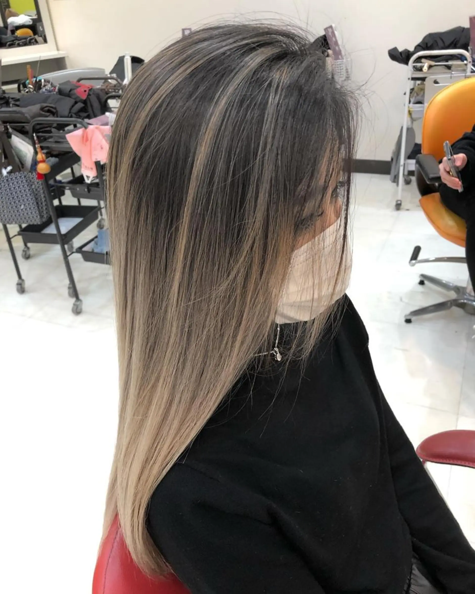ショート カラー パーマ ヘアアレンジ メンズ 切りっぱなしボブ メンズバレイヤージュ メンズブリーチ メンズハイライト メンズハイトーン yasu ヤスのヘアスタイル