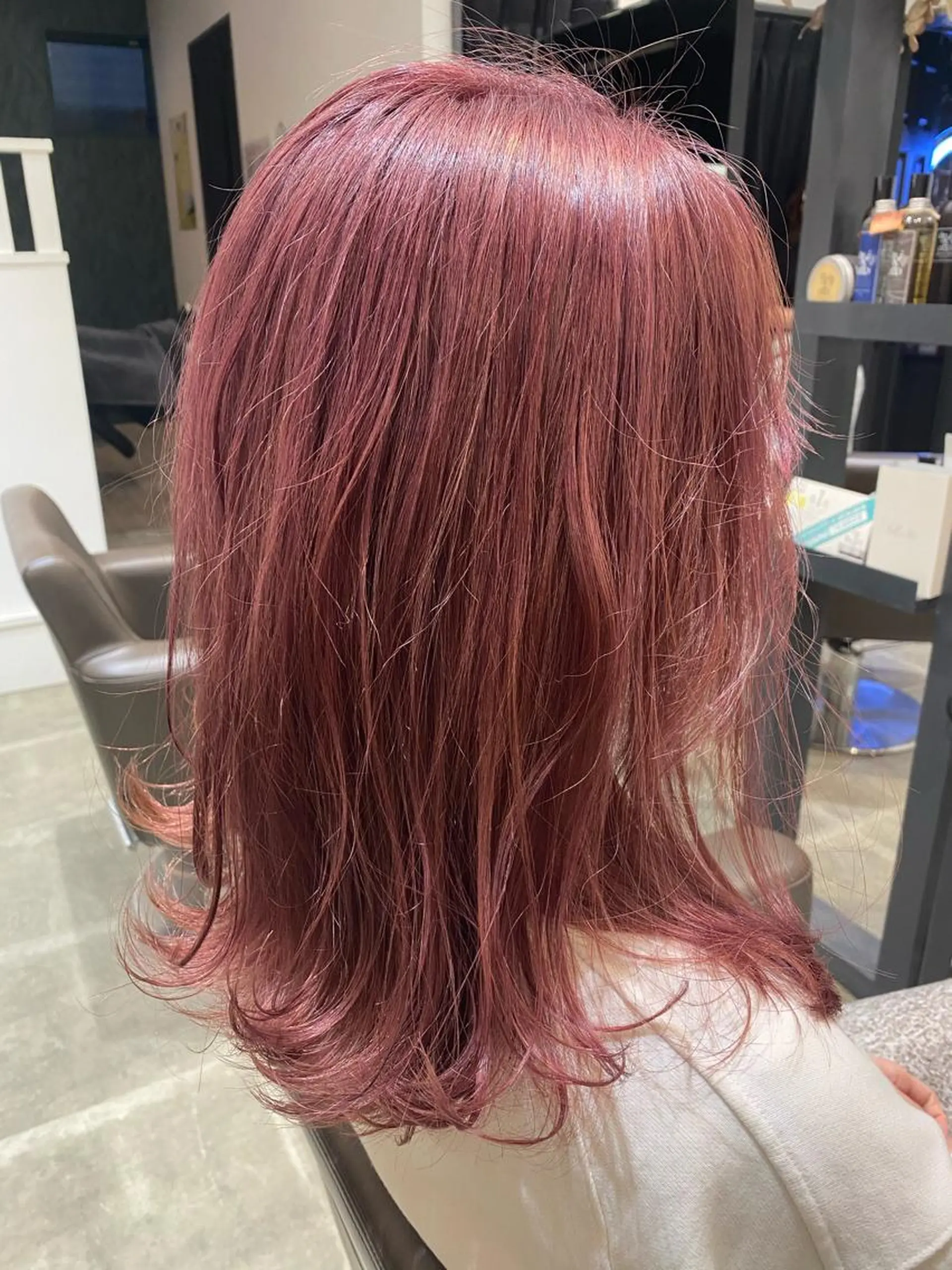 カラー ブリーチ 井上 舞のヘアスタイル