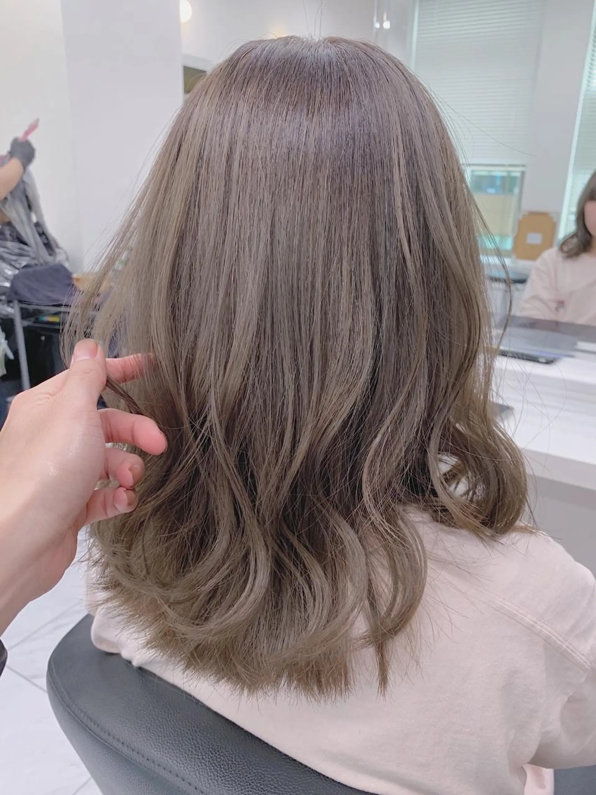 ミディアム カラー ヘアカラー ヘアセット 柔らかbeige モトキのヘアスタイル