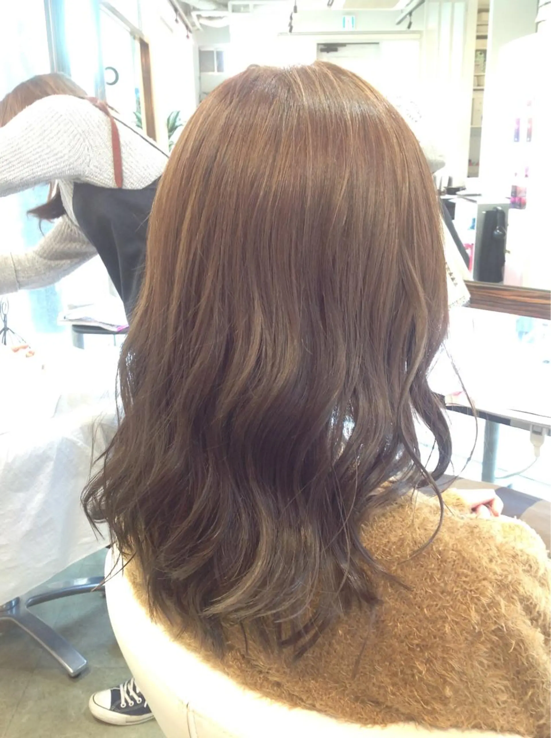 セミロング カラー ヘアアレンジ ハイライトカラー ハイライト 榎園 由美のヘアスタイル