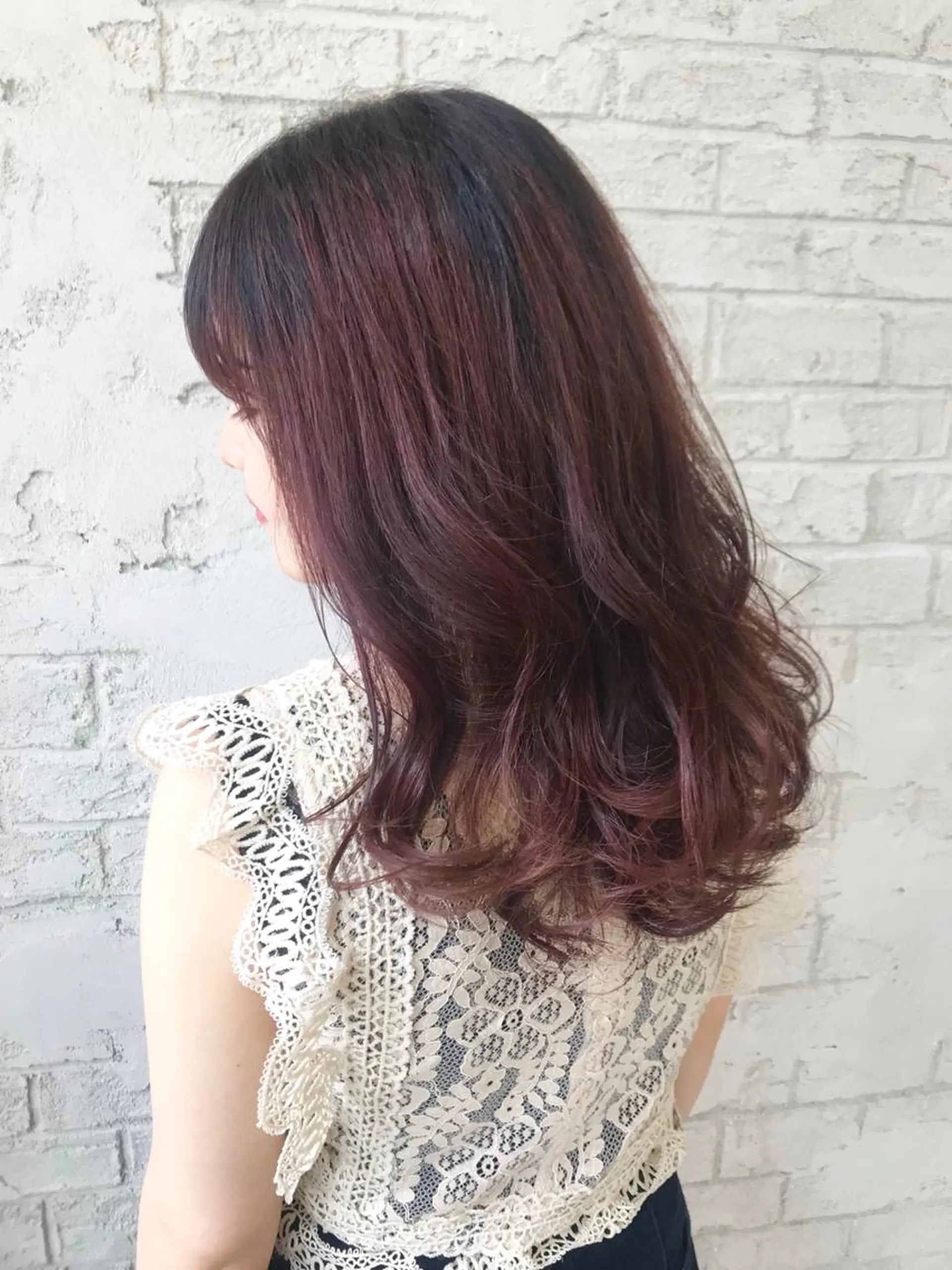 ロング カラー オリーブ/アッシュ やわらか透明感カラーのヘアスタイル