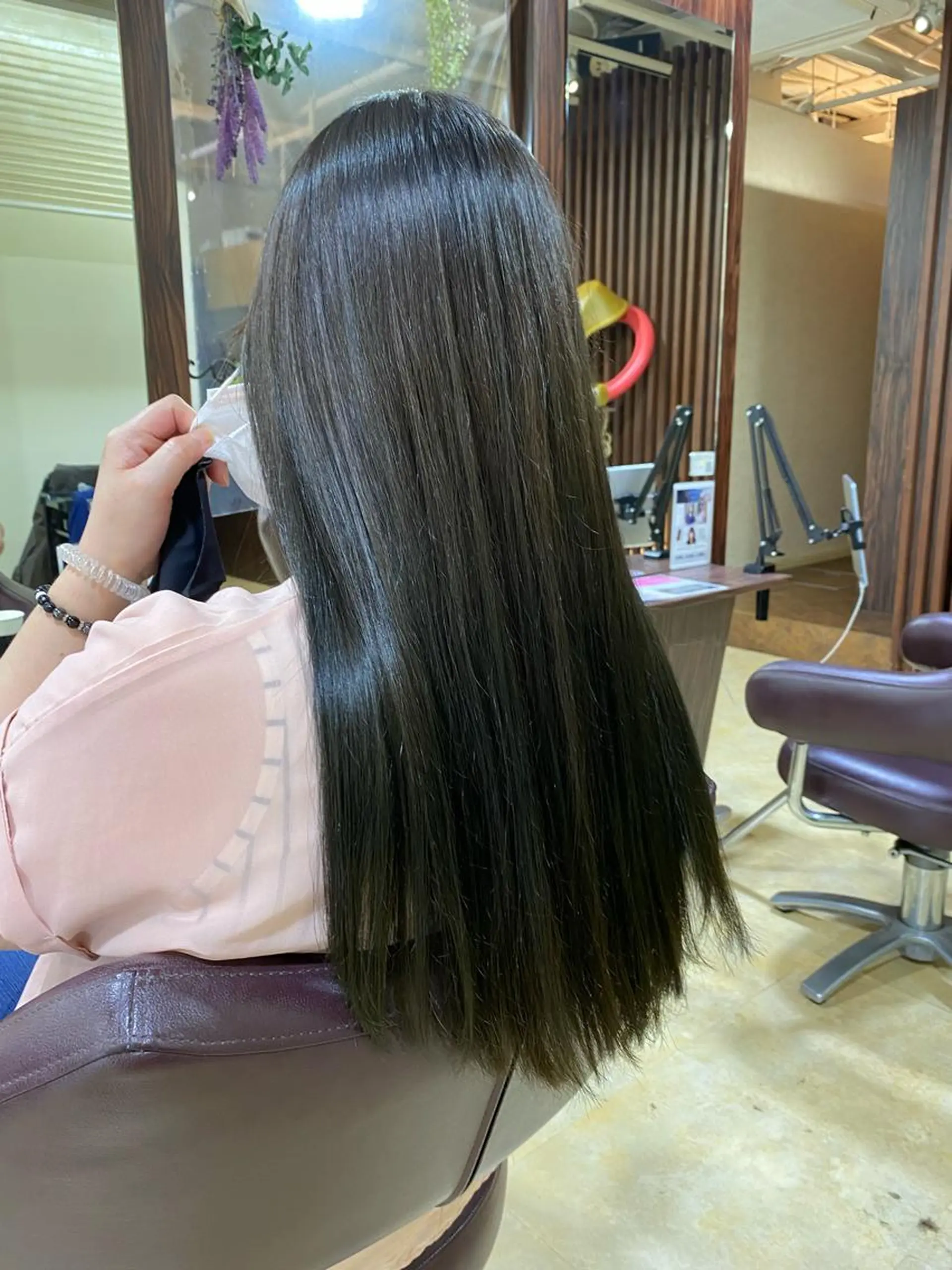 カラー ベージュカラー オリーブベージュ ヘアーメイクポリッシュ桂所属・山﨑 将弥のヘアスタイル