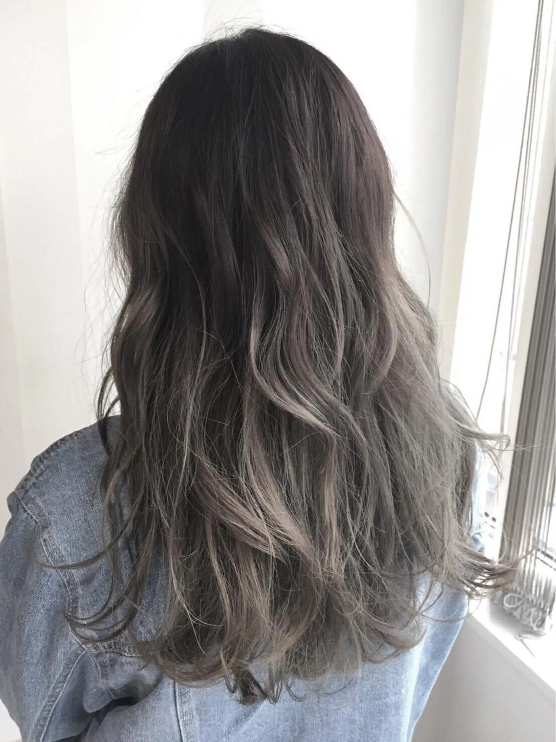 ロング カラー 丸山 志織のヘアスタイル