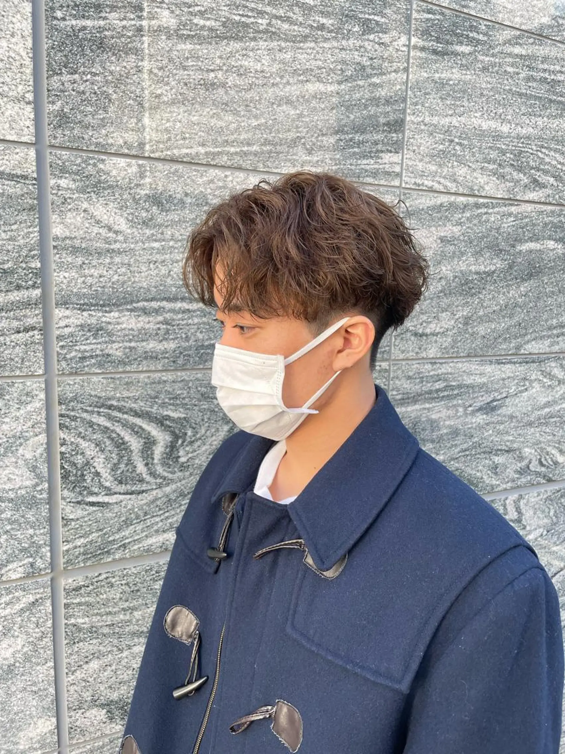 ショート カラー パーマ ヘアアレンジ メンズ アイブロウ メンズブリーチ センターパート メンズハイライト メンズハイトーン マッシュウルフ スパイキー/フェザー /波巻き/かいとのヘアスタイル