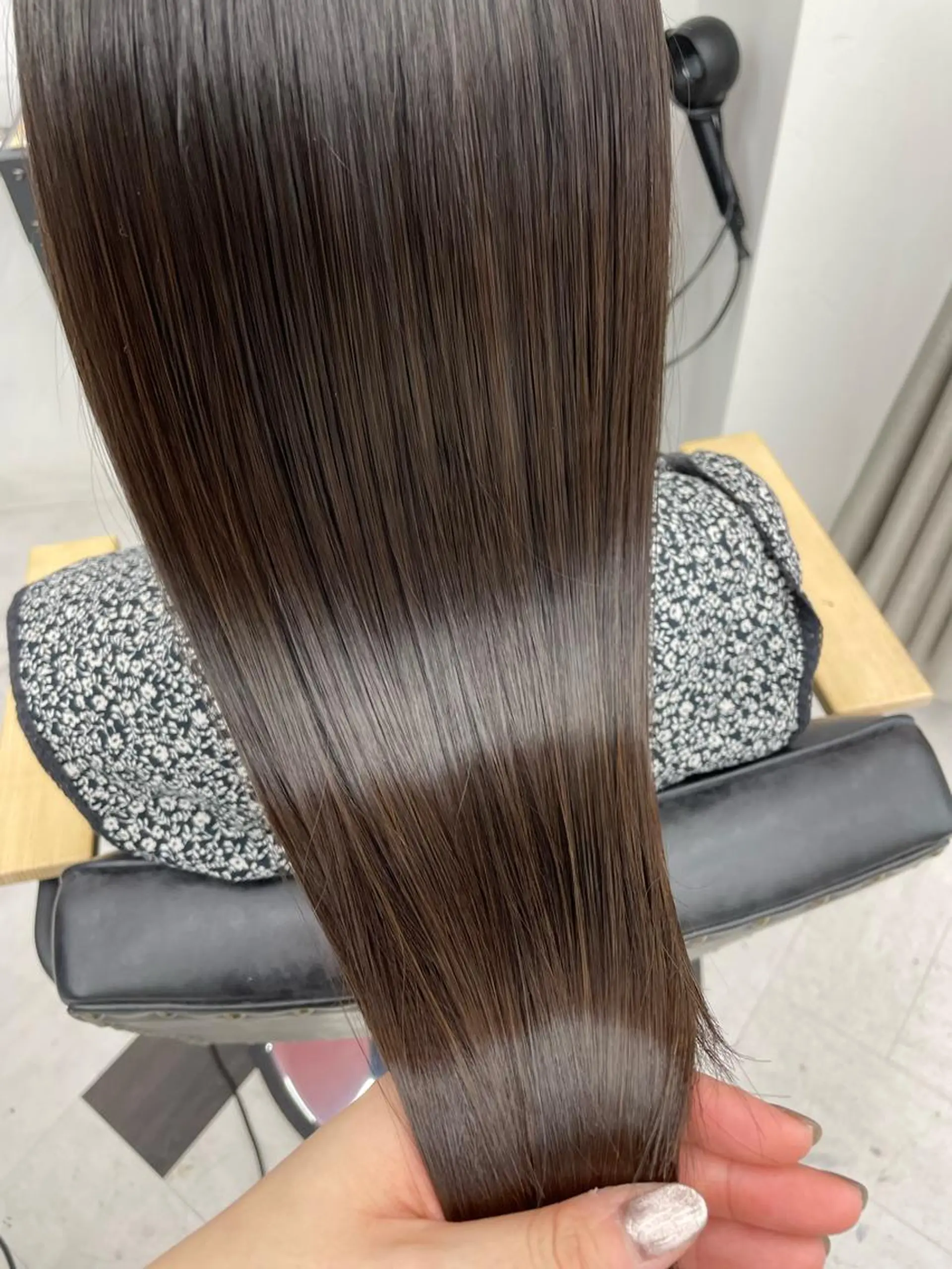 ミディアム カラー パーマ ヘアアレンジ メンズ キッズ ネイル マツエク・マツパ アイブロウ 酸性ストレート ストレートパーマ mona/ ストレートスタイル✨のヘアスタイル