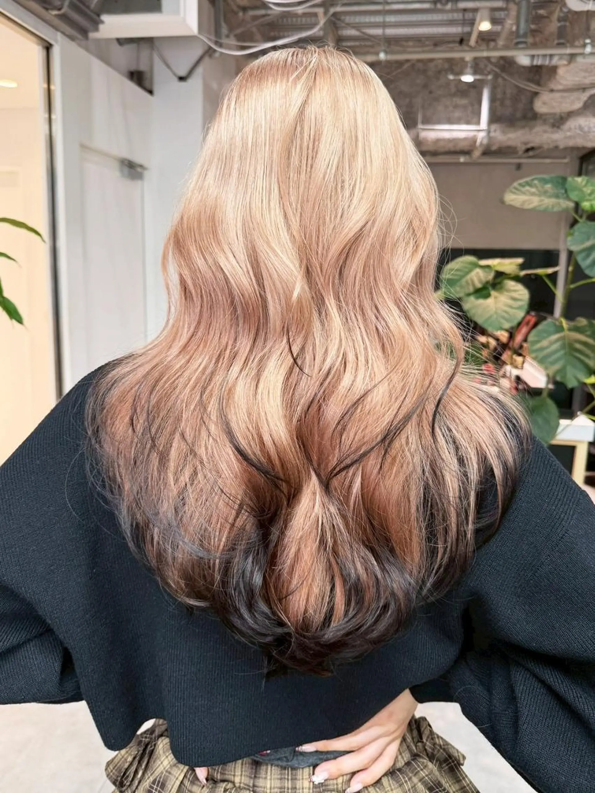 セミロング カラー ブロンド ダブルカラー 顔まわりレイヤー 顔周りカット レイヤーカット カット ヘアカラー トリートメント ITbyALBUM 松戸のヘアスタイル