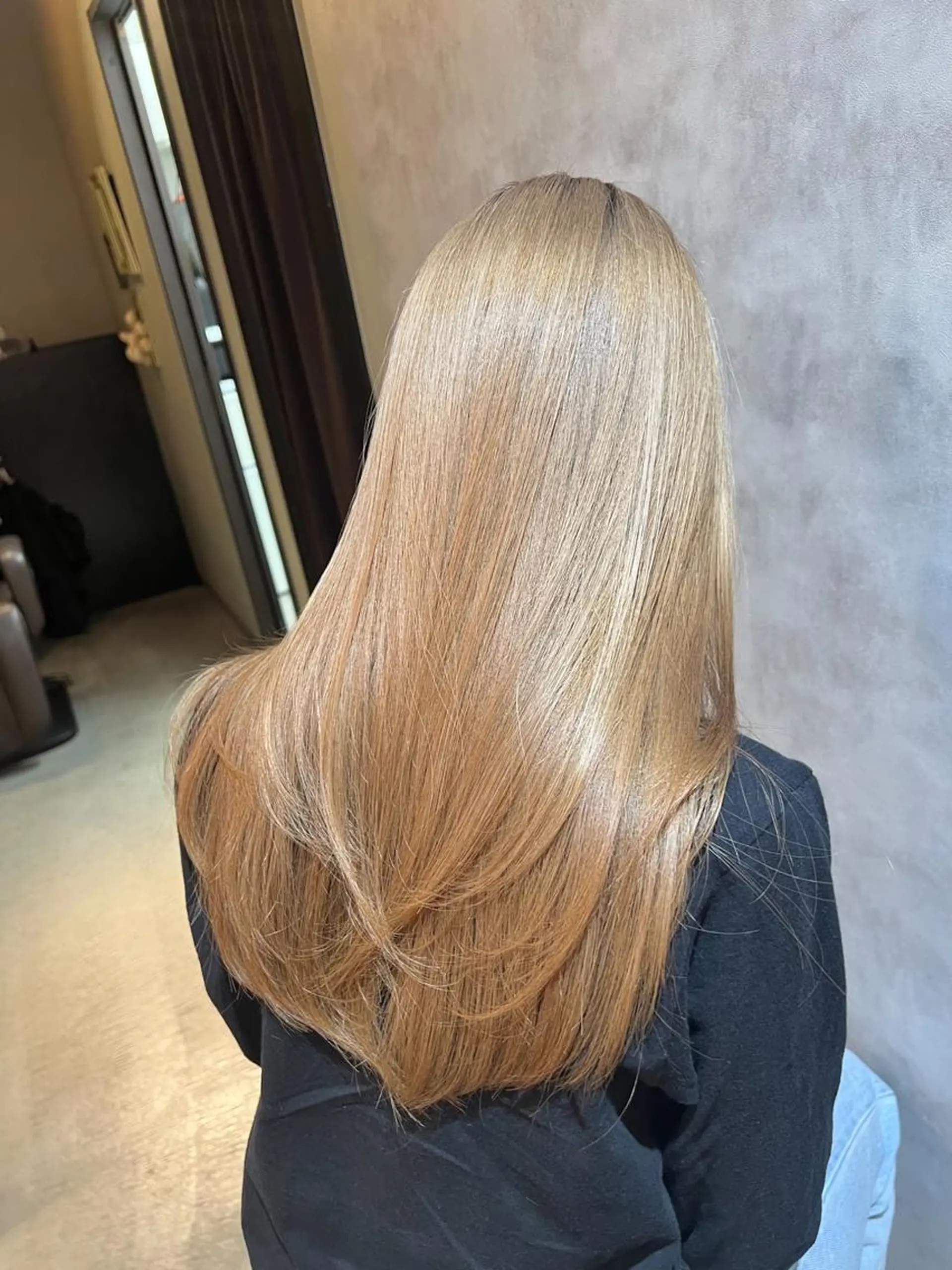 ロング カラー ヘアアレンジ 抜きっぱなしブロンド ブロンド collet ginza所属・【髪質改善】カラー 韓国ヘア🎀RISAのヘアスタイル