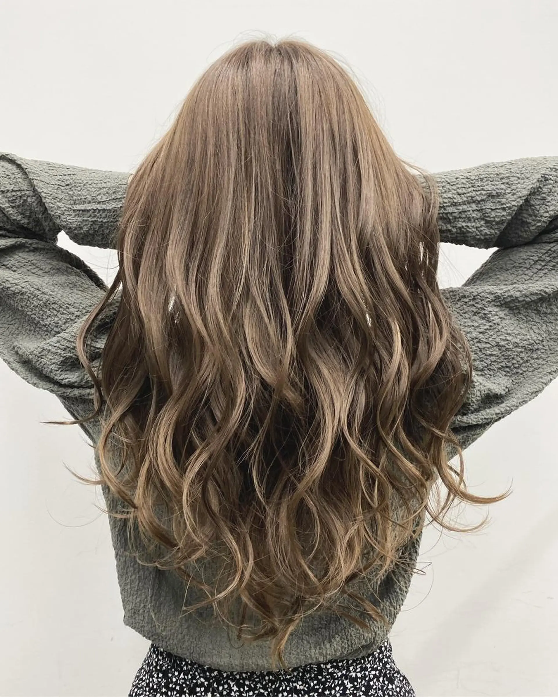 ロング カラー ヘアアレンジ ブルーカラー テラコッタ 韓国風ヘア ウルフカット 【公式】amble luxe池袋東口🩷のヘアスタイル