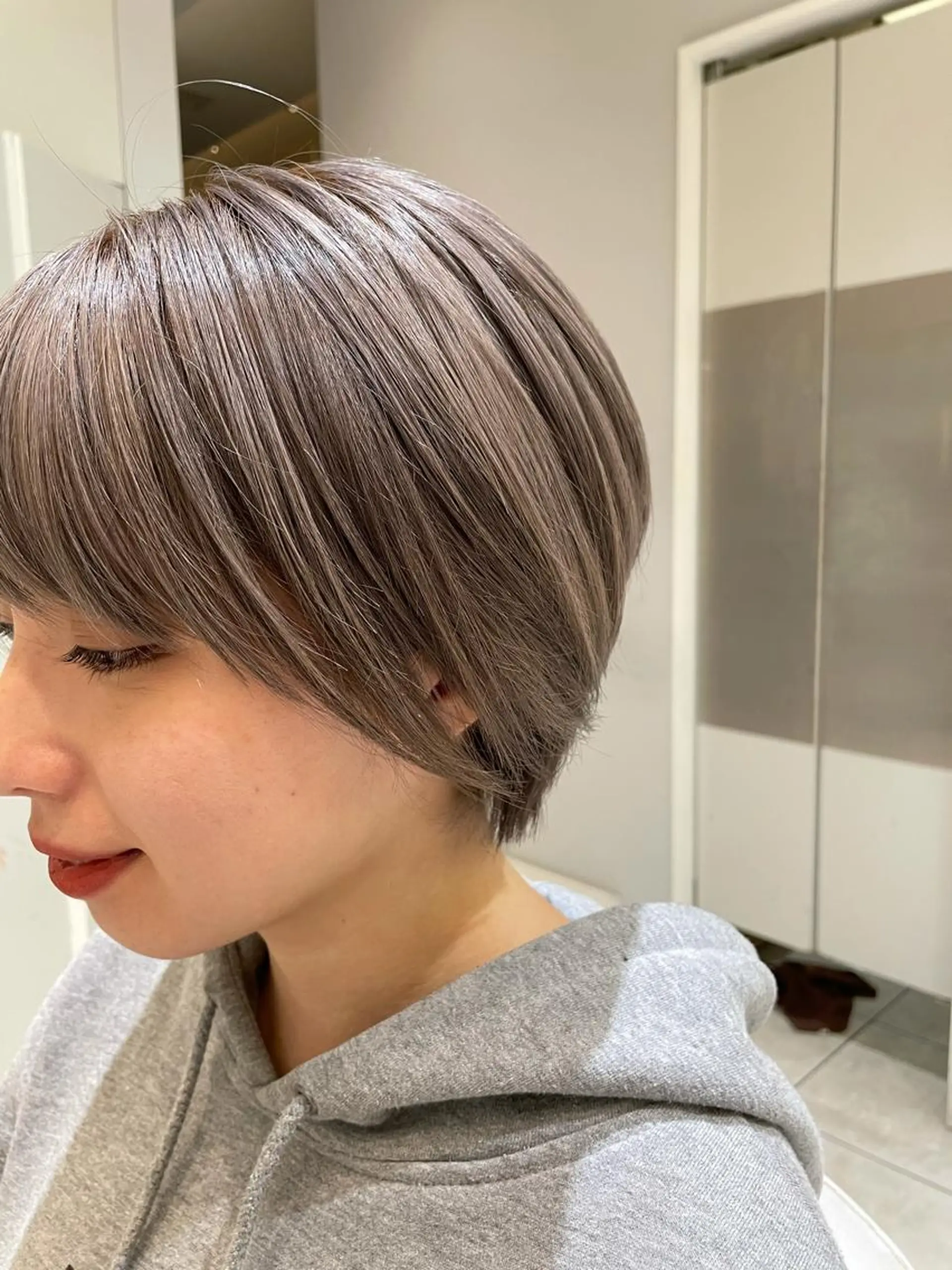 ショート カラー インナーカラー くせ毛 似合わせカット ショートヘア アンブレラカラー💫 フェイスフレーミングのヘアスタイル