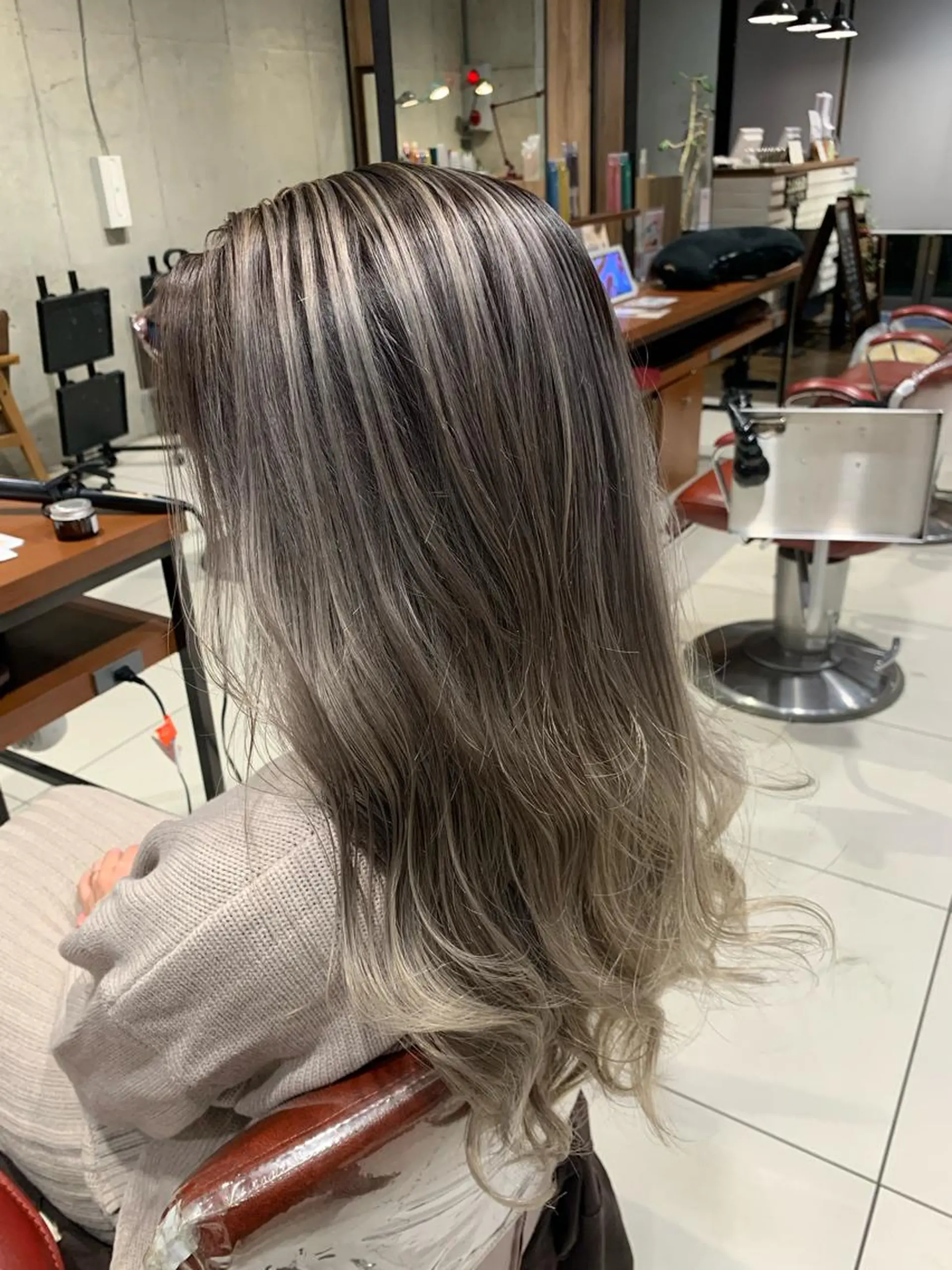 カラー バレイヤージュ AQUA 平田真一のヘアスタイル