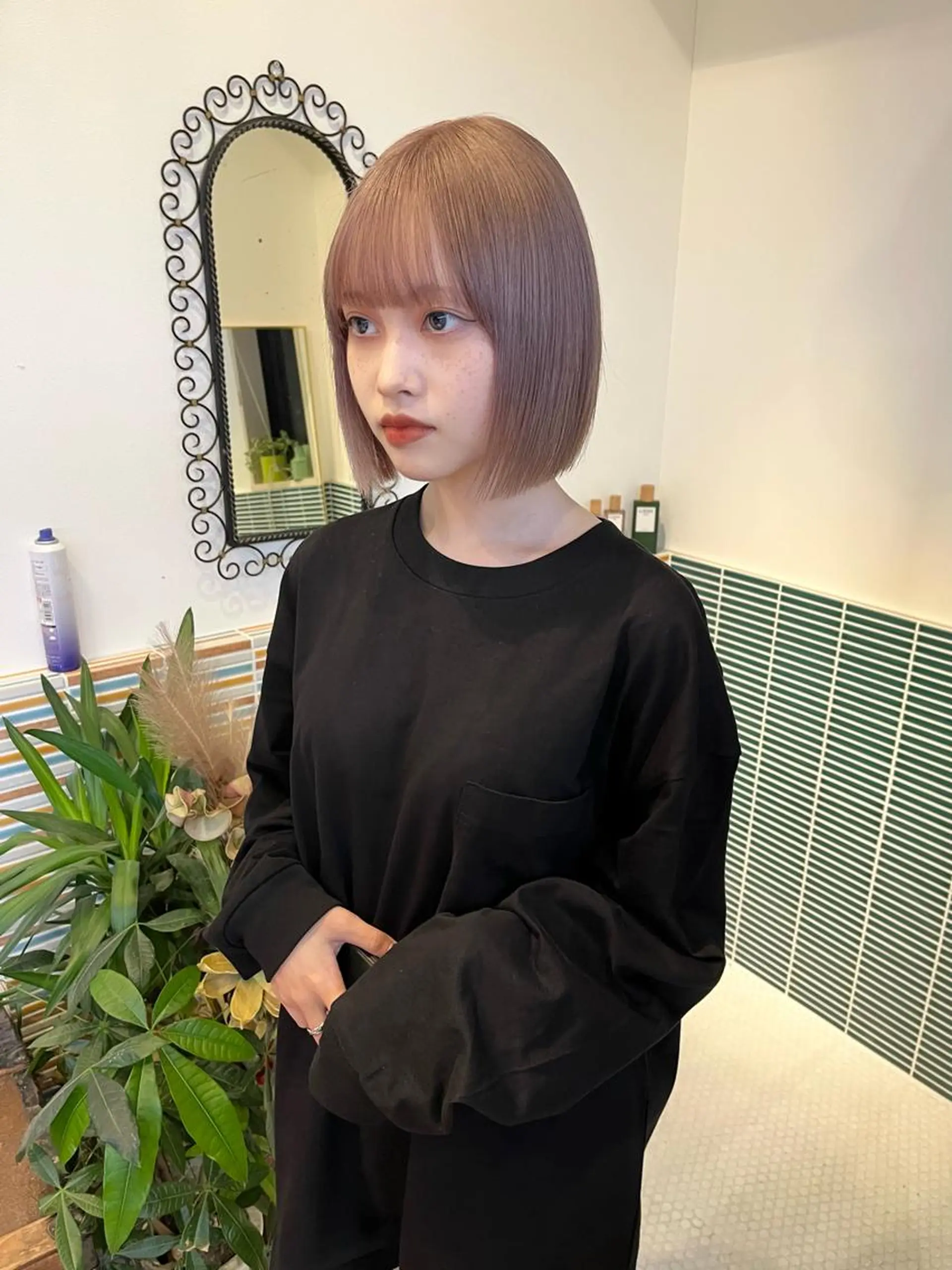 ミディアム カラー ブリーチ ヘアカラー トリートメント 🩷ハイトーン透明感 レイヤー🩷ユリカのヘアスタイル