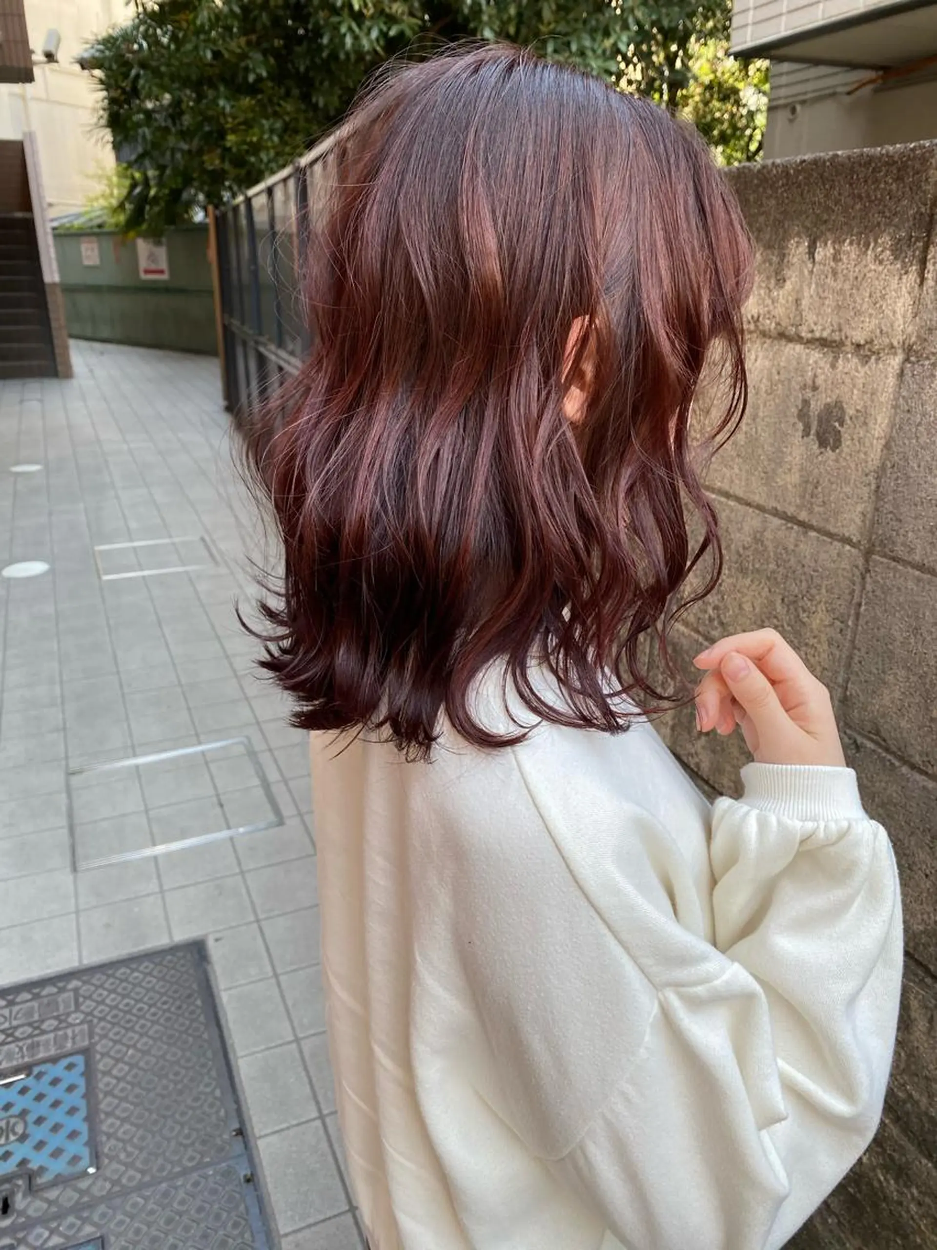 ミディアム カラー パーマ ボルドーカラー カシス 髪質改善、エクステ 山口卓哉のヘアスタイル