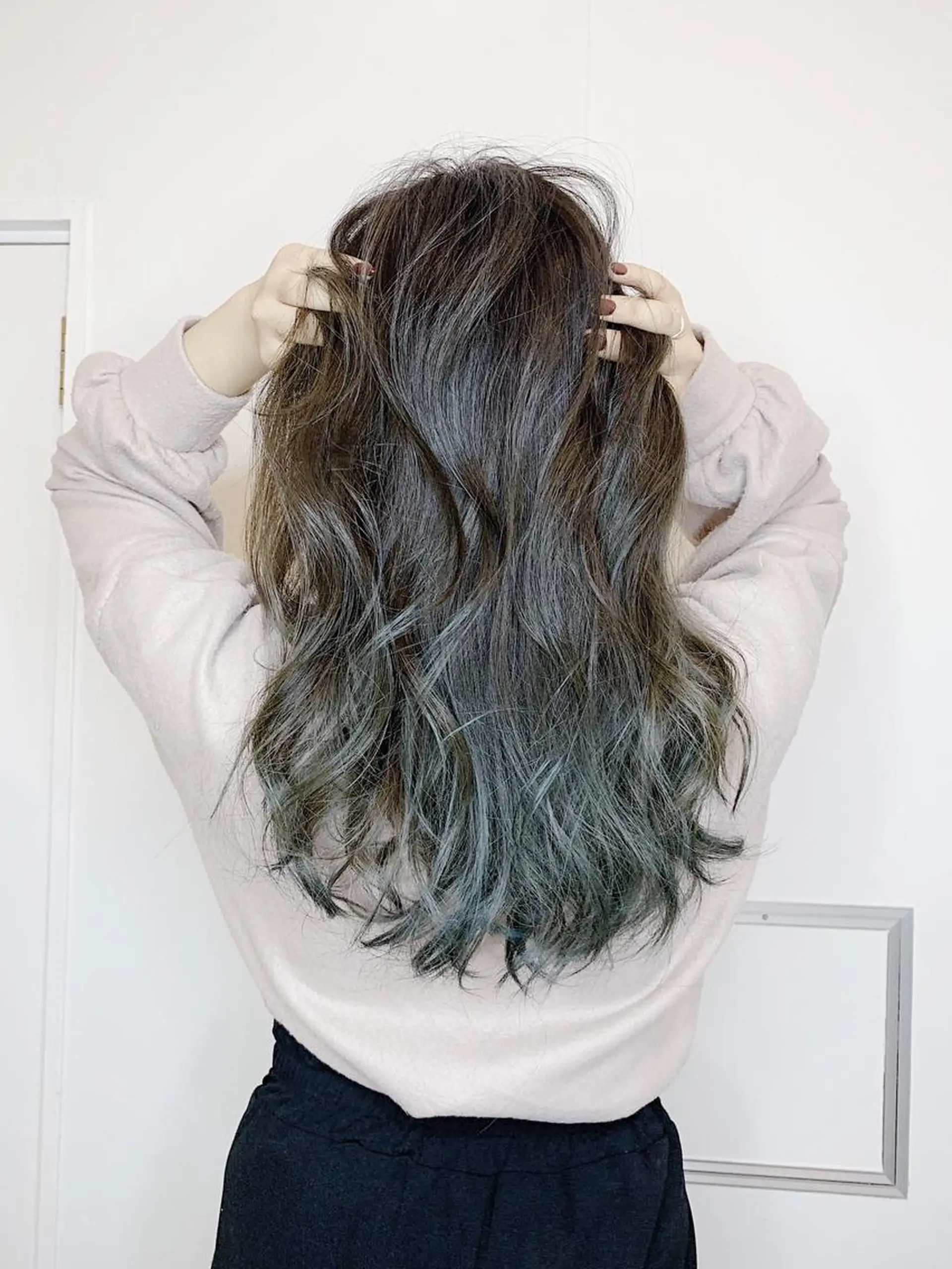 ロング カラー グラデーションカラー グレージュ カーキグレージュ ヘアカラー パーマ 縮毛矯正 トリートメント Cecil hair 神戸店所属・Cecilhair セシルヘアー神戸元町のヘアスタイル