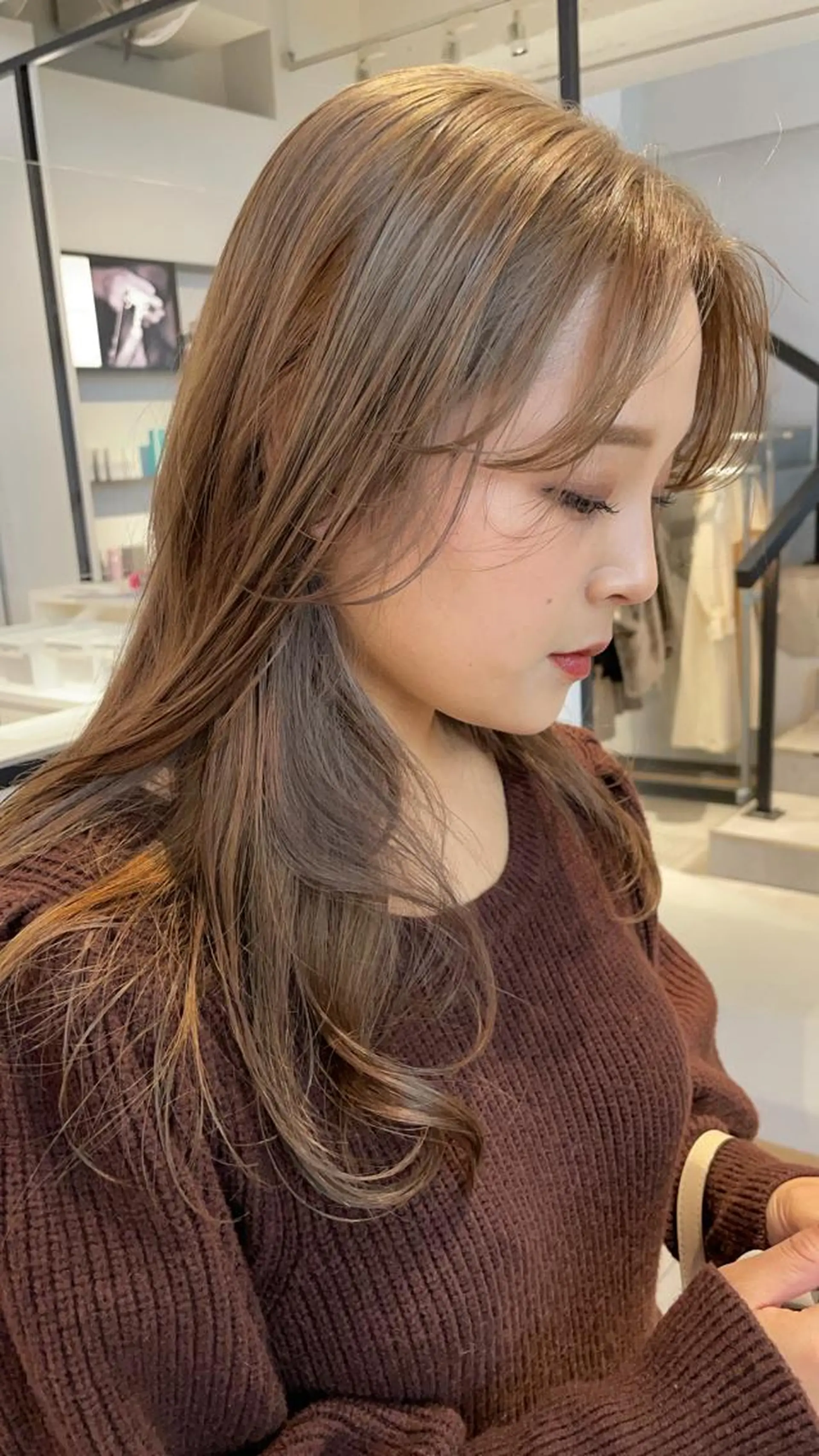 セミロング カラー ヘアカラー 🇰🇷カルマパーマ kaito🇰🇷のヘアスタイル