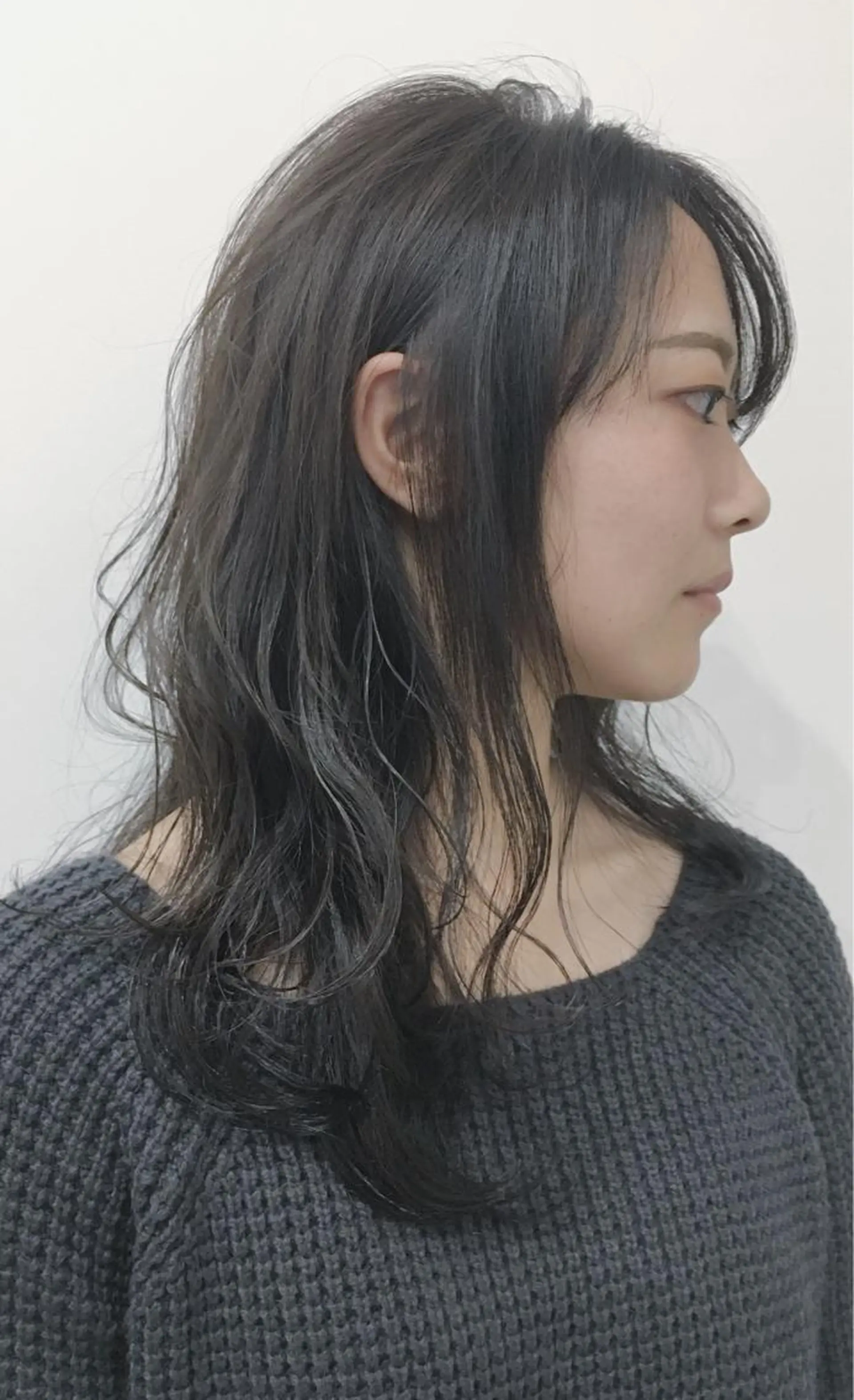 ミディアム カラー ダークグレー ダークグレージュ グレージュ tipi 香椎・千早のヘアスタイル