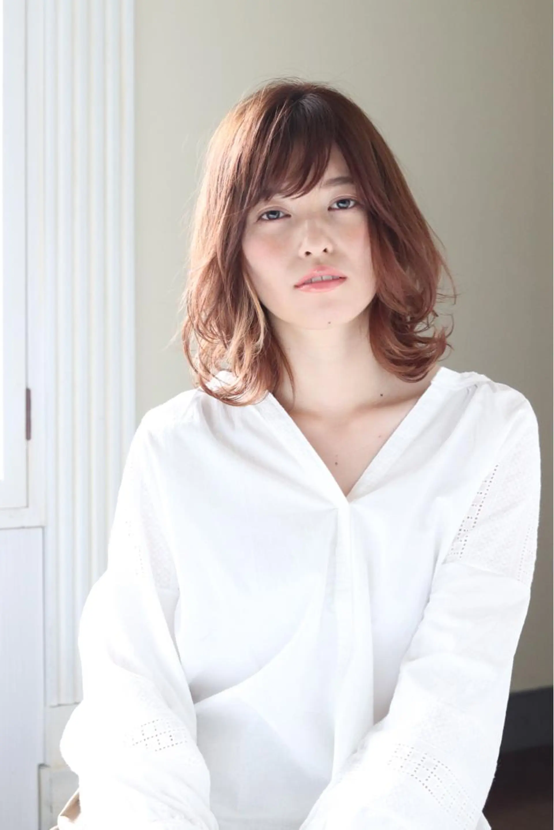 ミディアム カラー パーマ ミモト ユウキのヘアスタイル