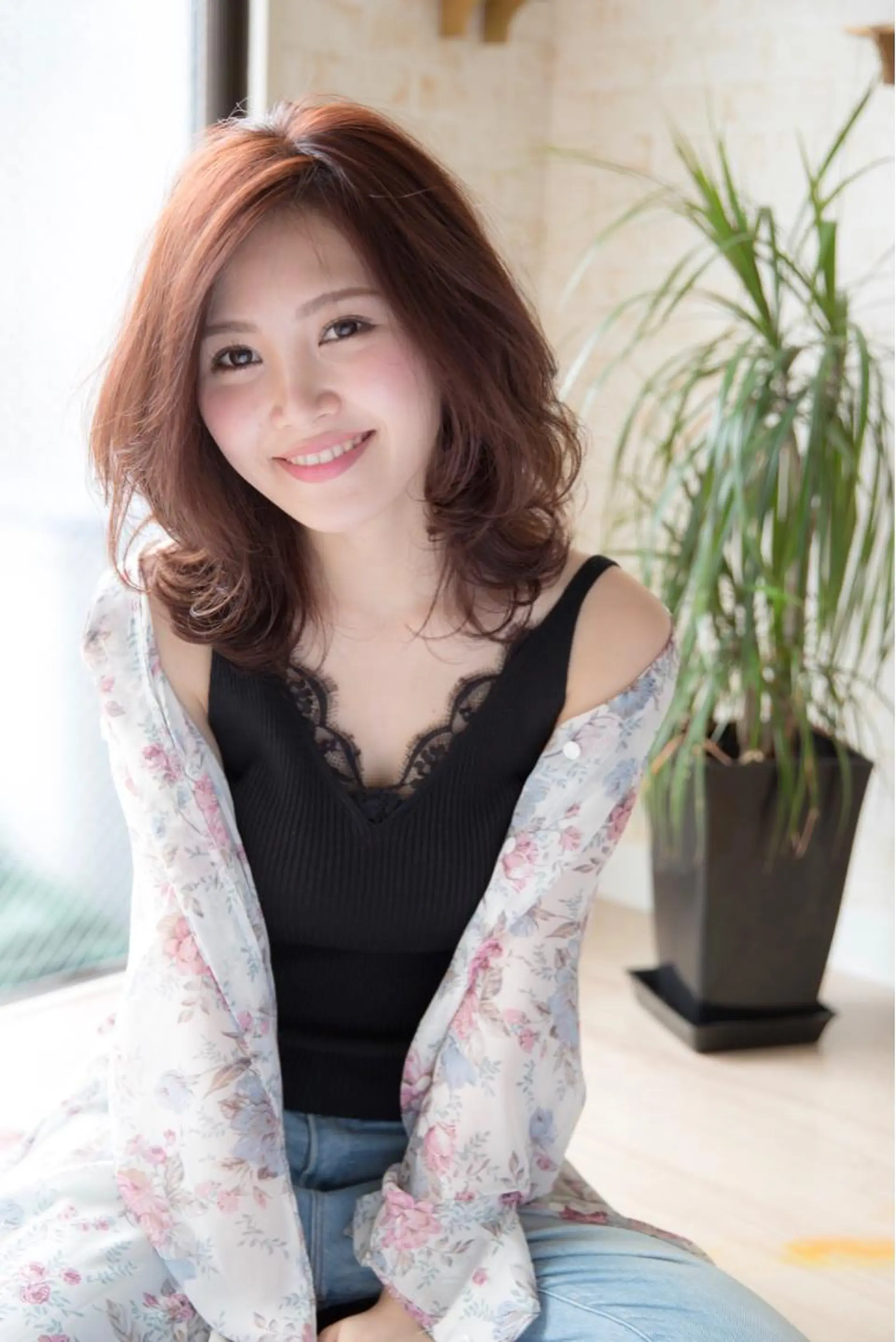 セミロング セミロングパーマ カット ヘアカラー La shic所属・荒木洋一/髪質改善/ 酸性ストレートのヘアスタイル