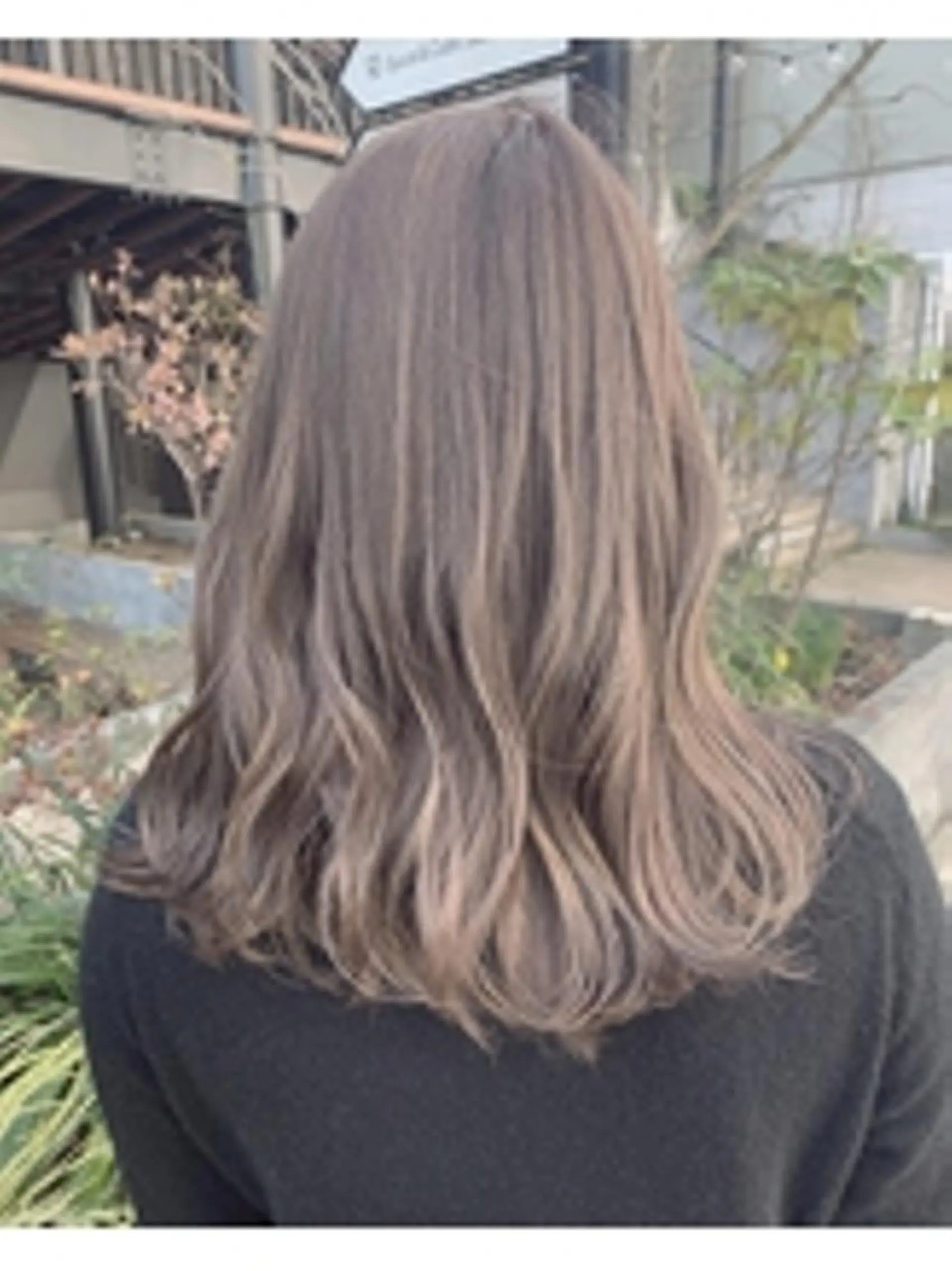 ミディアム 外国人風カラー ハイライト 髪質改善 韓国風ヘア レイヤーカット 艶感透明感カラー🤍 hinaのヘアスタイル