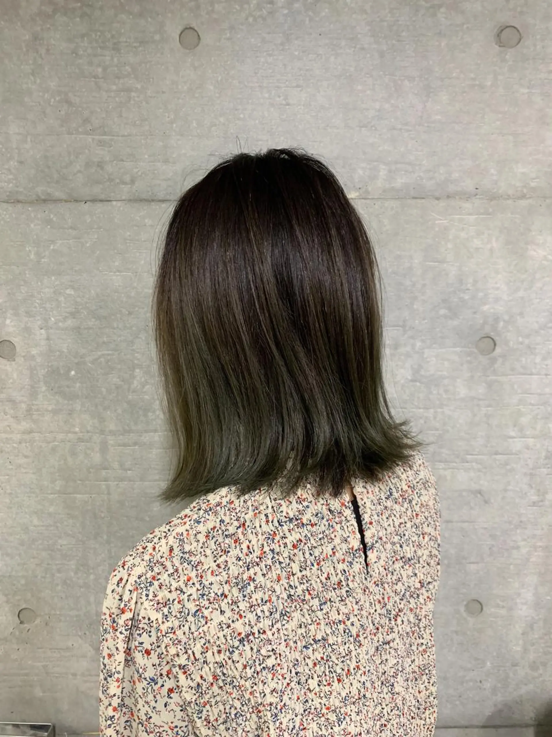 ロング カラー メンズ オリーブカラー THE./ブリーチ 透感カラー/髪質改善のヘアスタイル