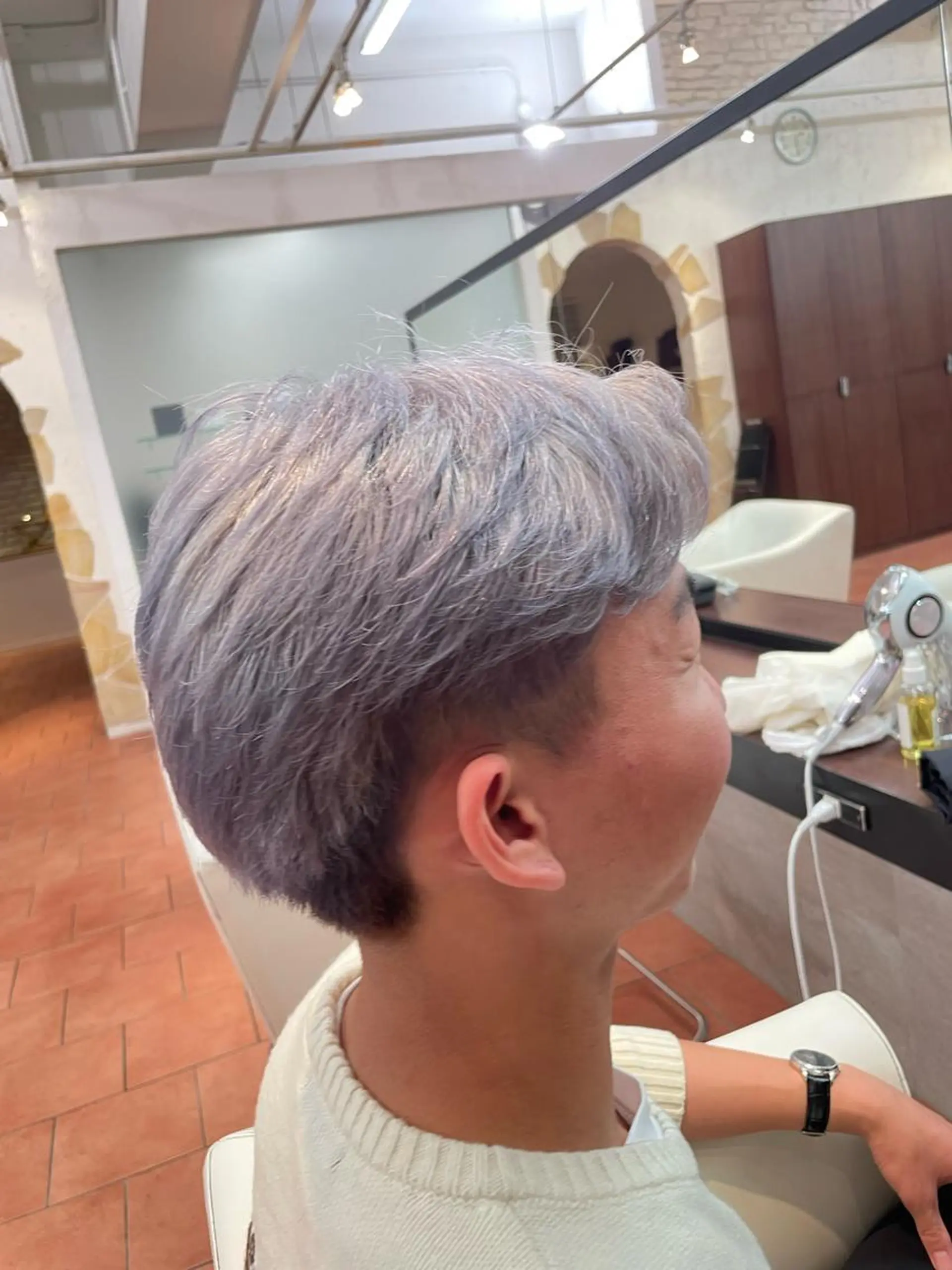 カラー メンズ シルバー ヘアカラー 三澤 廉のヘアスタイル