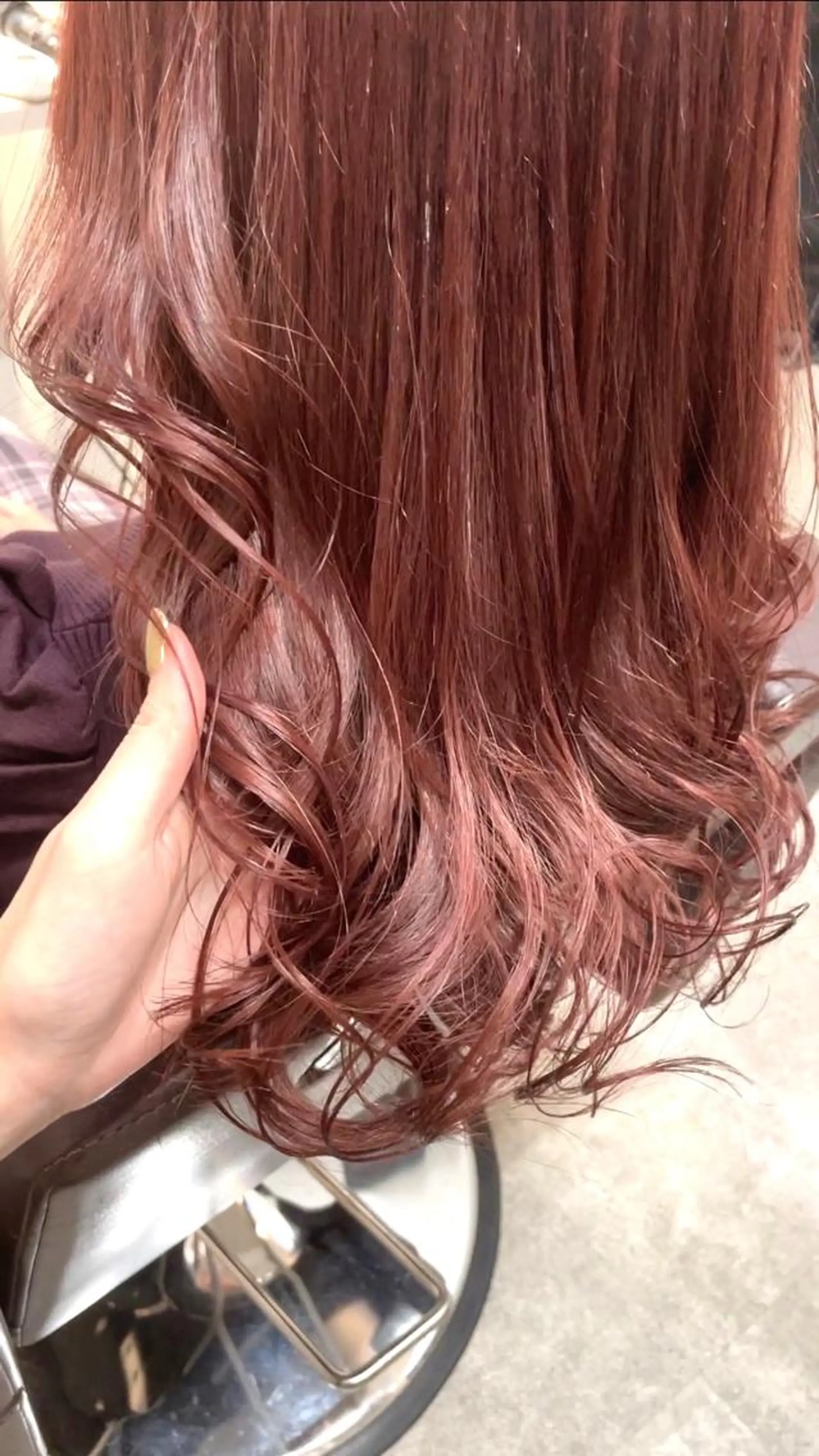 ロング カラー ブリーチ カシス ブリーチなしカラー ピンクカラー カット ヘアカラー トリートメント BEBE所属・ご新規様限定 透明感カラーKANAのヘアスタイル