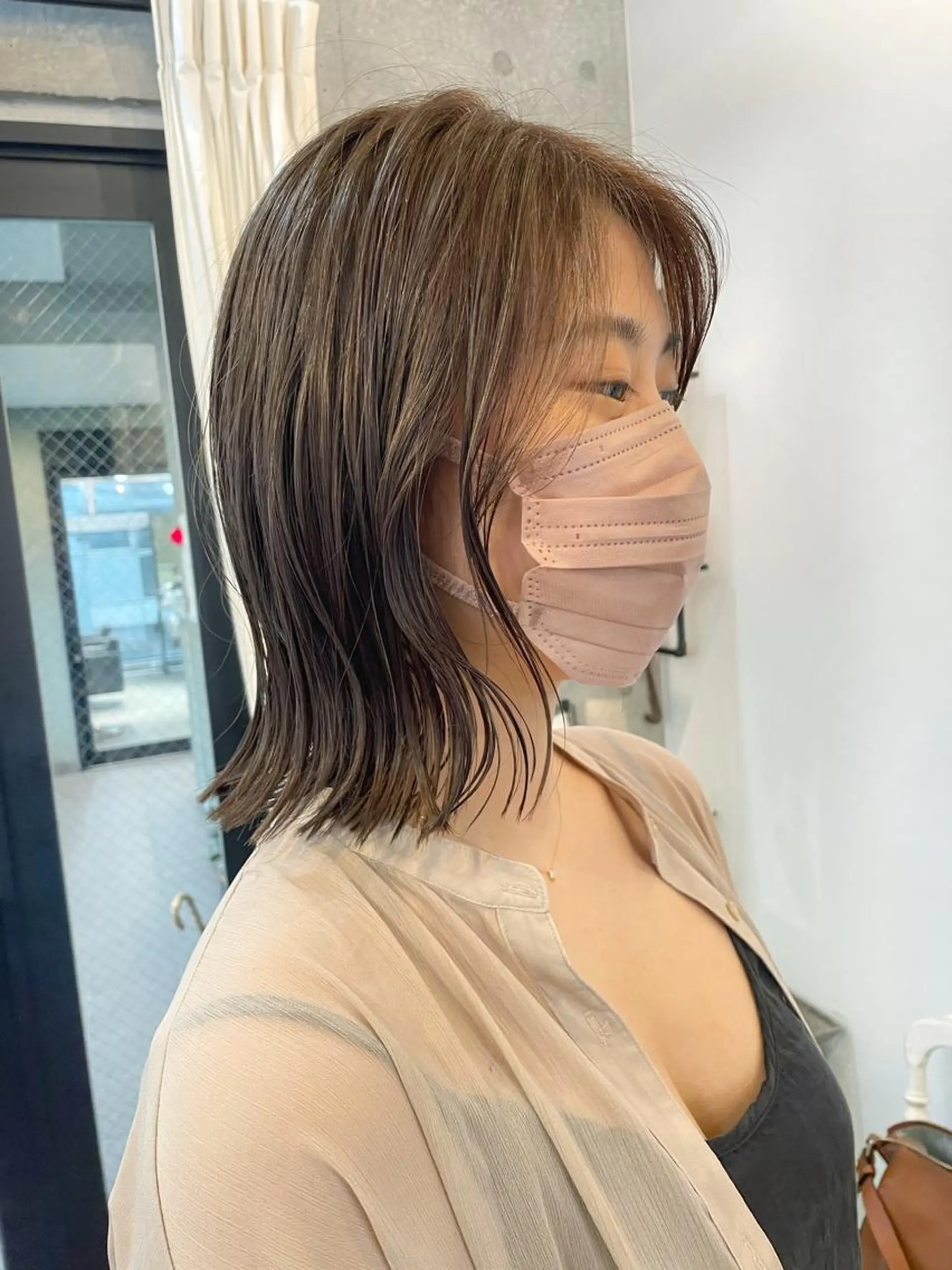 ショート カラー 切りっぱなしボブ アッシュ ベージュカラー ボブ カット ヘアカラー HIROKI ” stylistのヘアスタイル