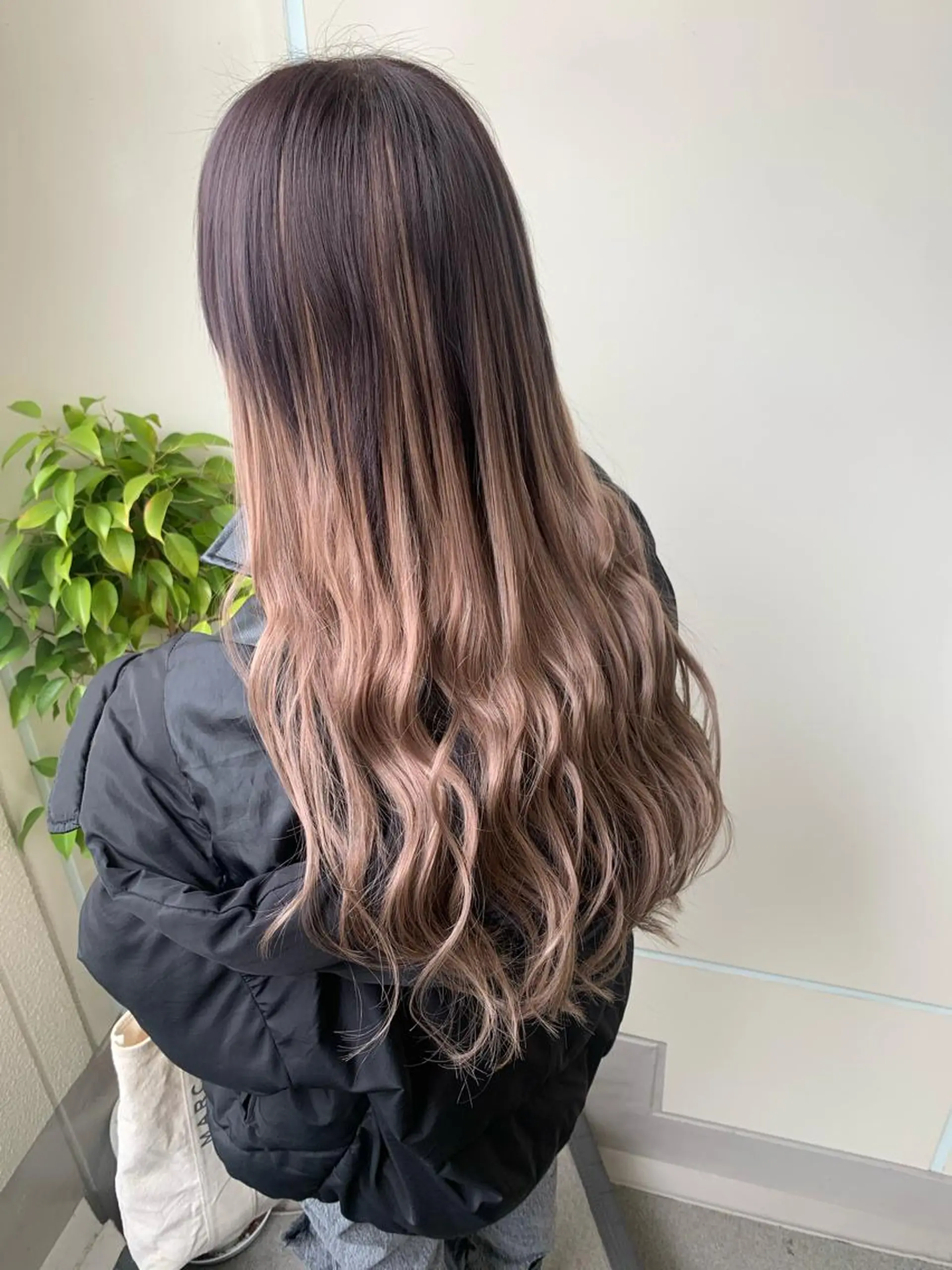 ロング カラー 羽エクステ🩷 🤍まき🤍のヘアスタイル