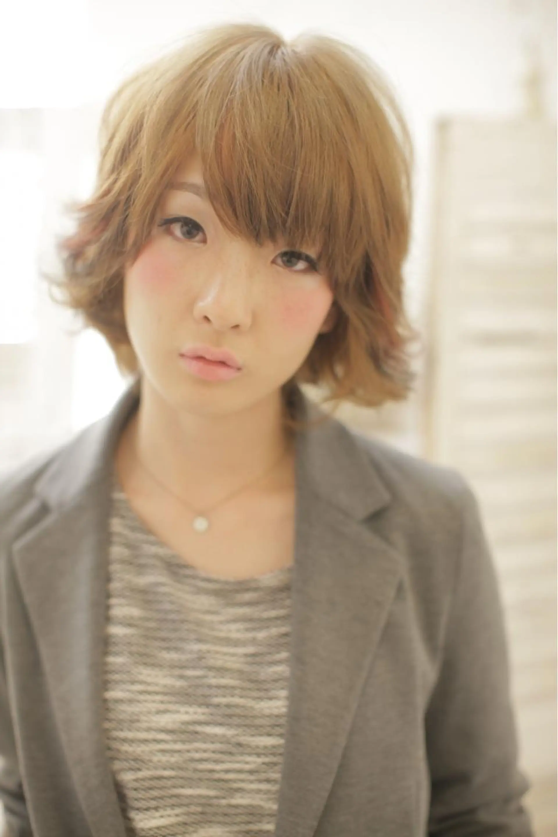 ショート カラー パーマ エイト ウメダのヘアスタイル