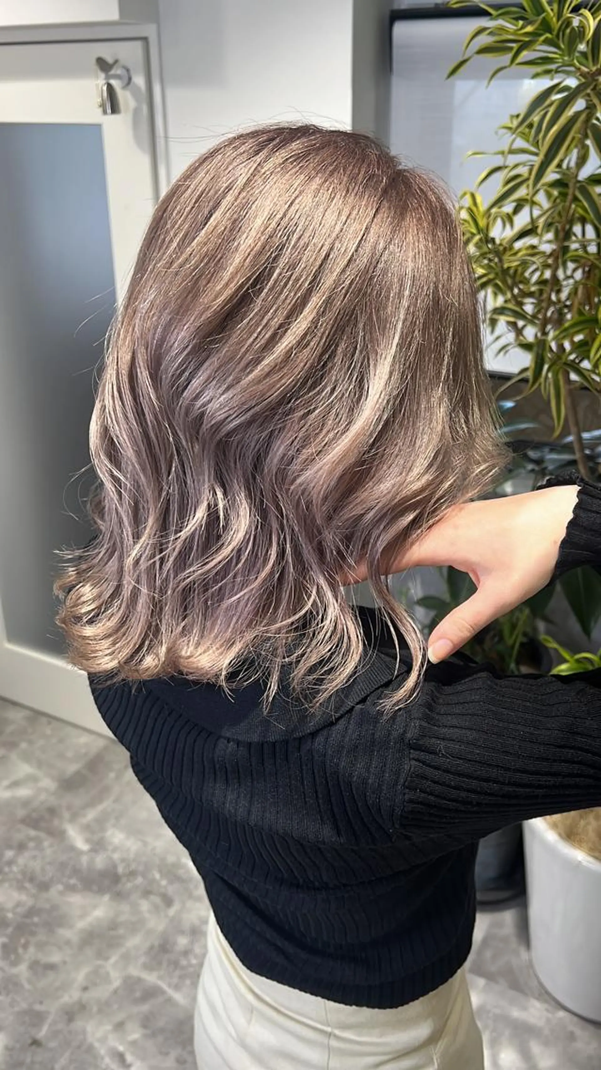 ミディアム カラー mimiiy梅田 中崎町ハイトーンのヘアスタイル