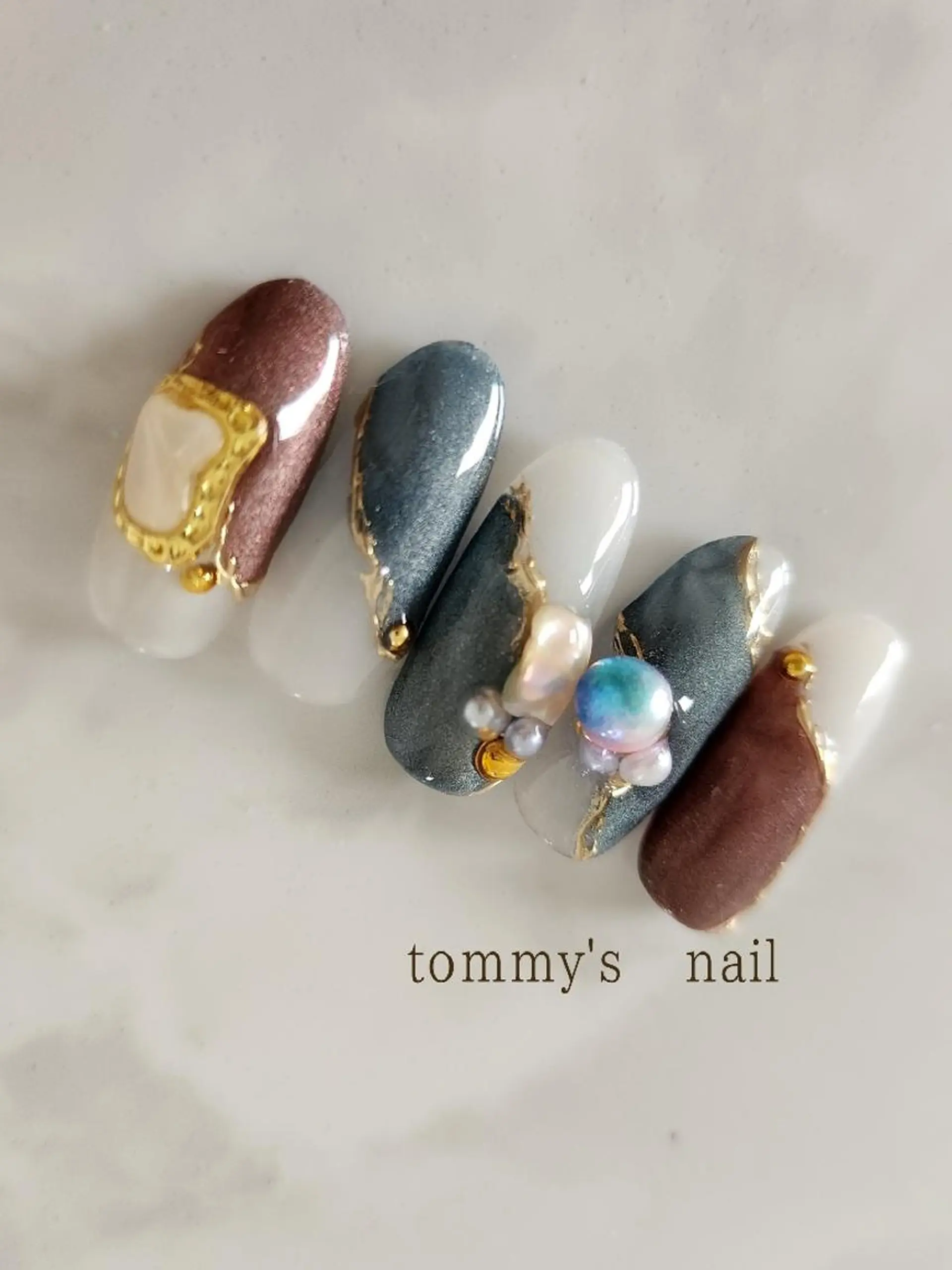 ネイル フットネイル ジェルネイル ミラーネイル ワンカラーネイル ハンドネイル tommy's nail所属・福岡/若よもぎ蒸し 全身美容が叶うサロンのネイルデザイン